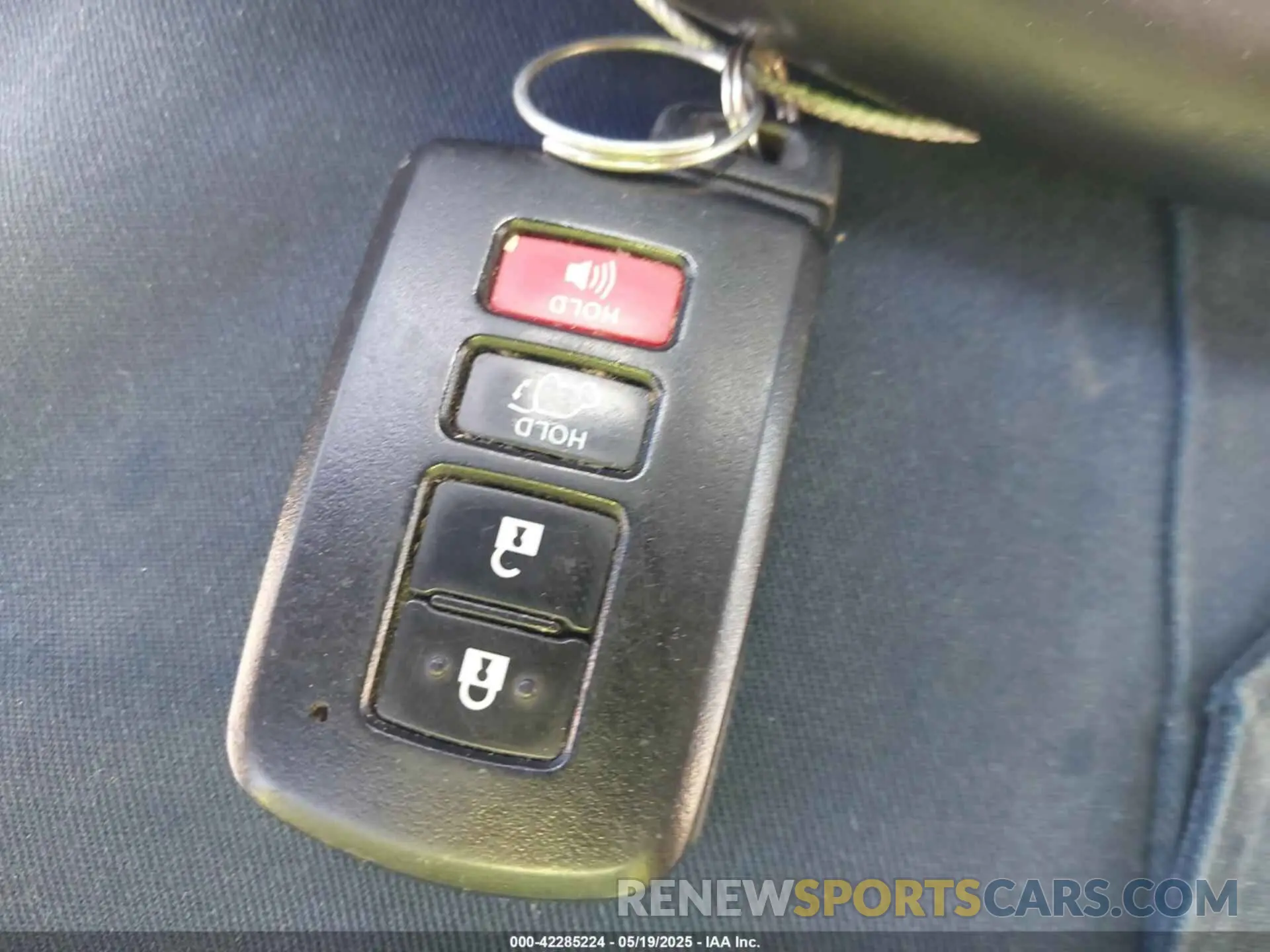11 Photograph of a damaged car 5TDDGRFH9KS053293 TOYOTA HIGHLANDER HYBRID 2019