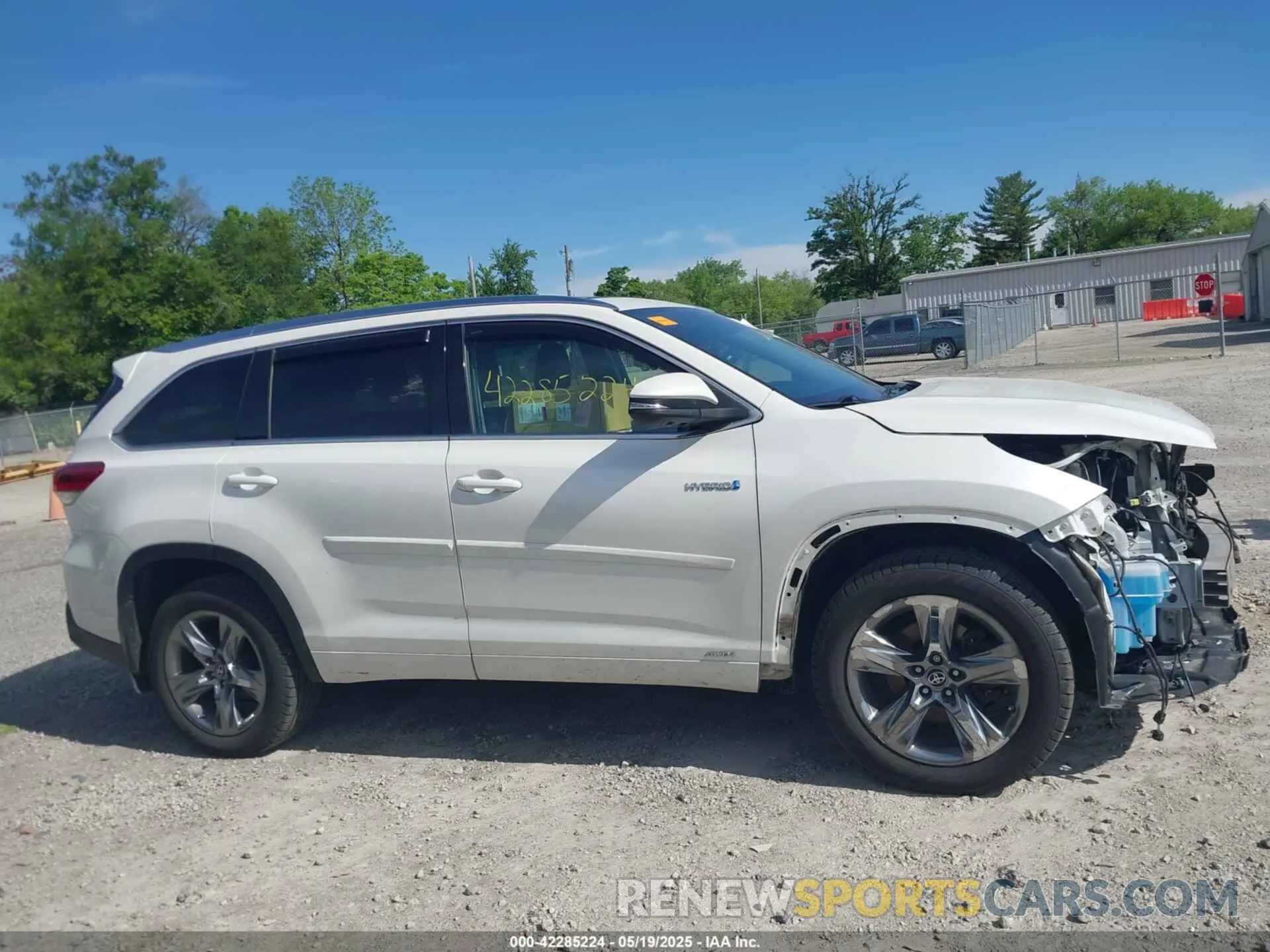 14 Photograph of a damaged car 5TDDGRFH9KS053293 TOYOTA HIGHLANDER HYBRID 2019