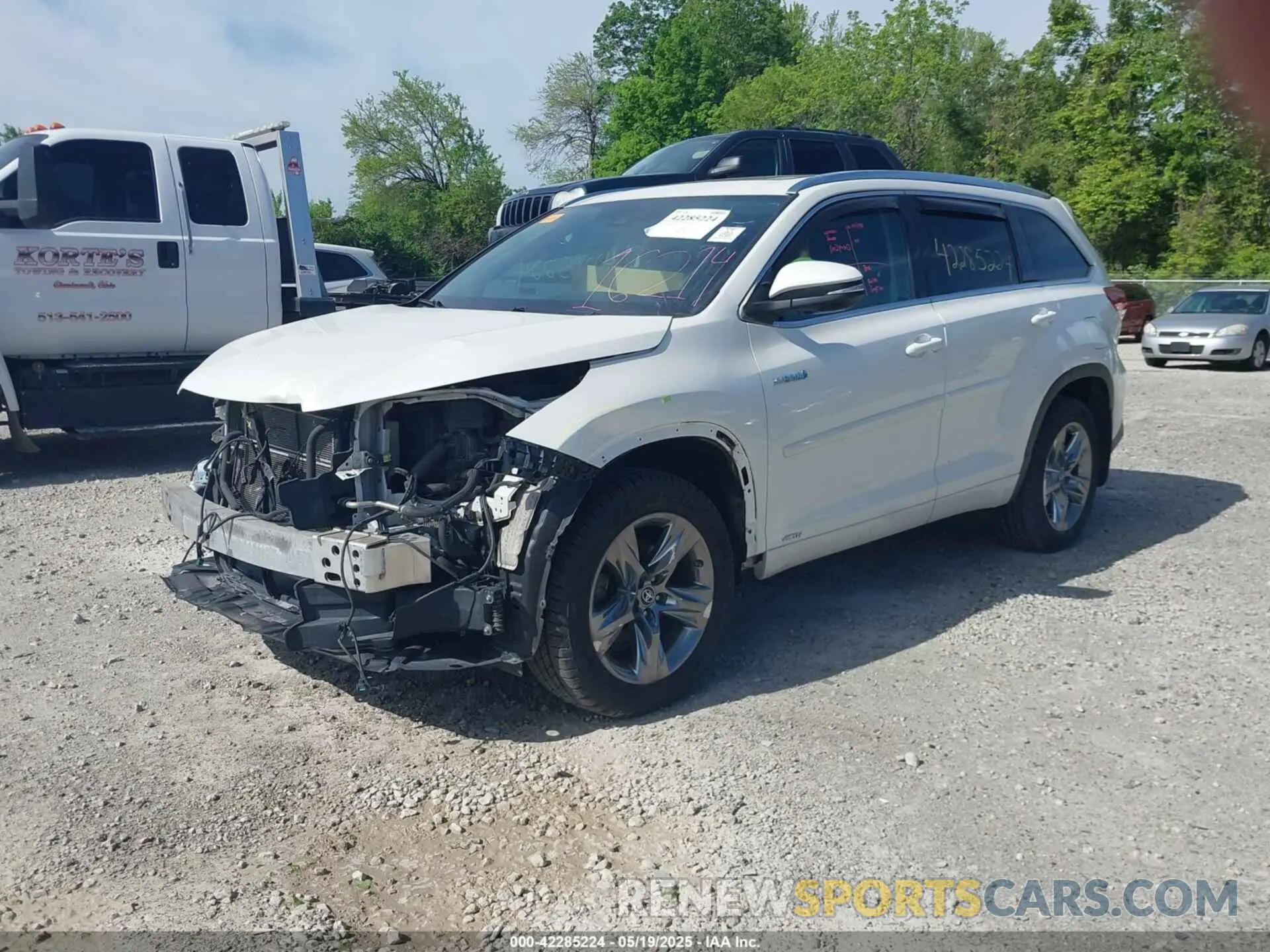 2 Photograph of a damaged car 5TDDGRFH9KS053293 TOYOTA HIGHLANDER HYBRID 2019