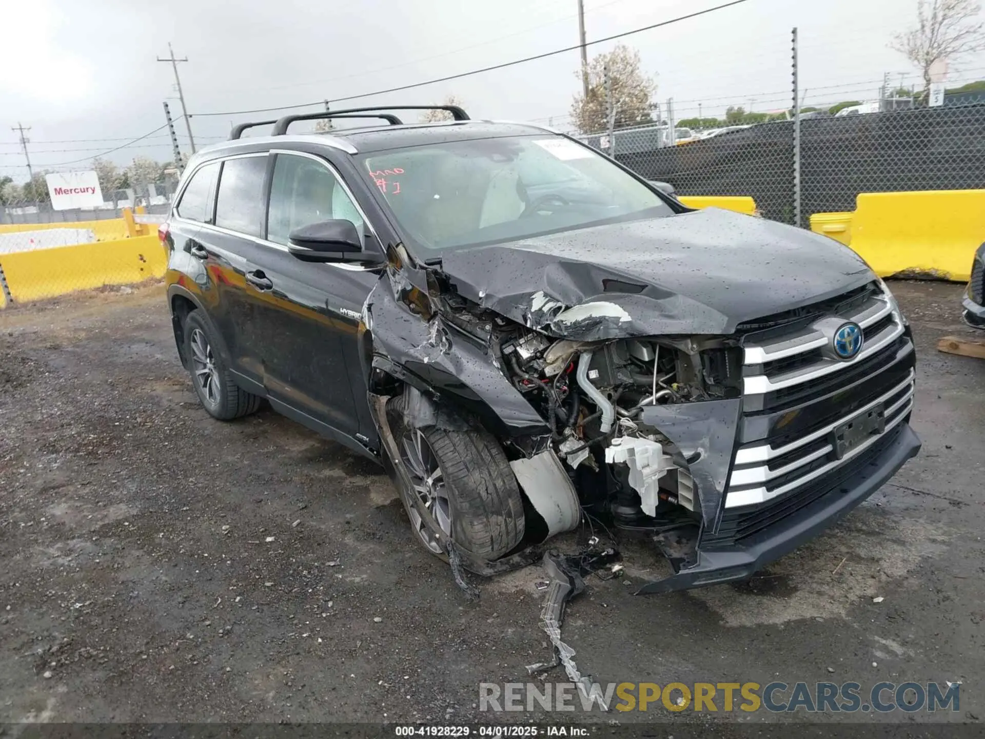 1 Photograph of a damaged car 5TDJGRFH0KS053265 TOYOTA HIGHLANDER HYBRID 2019