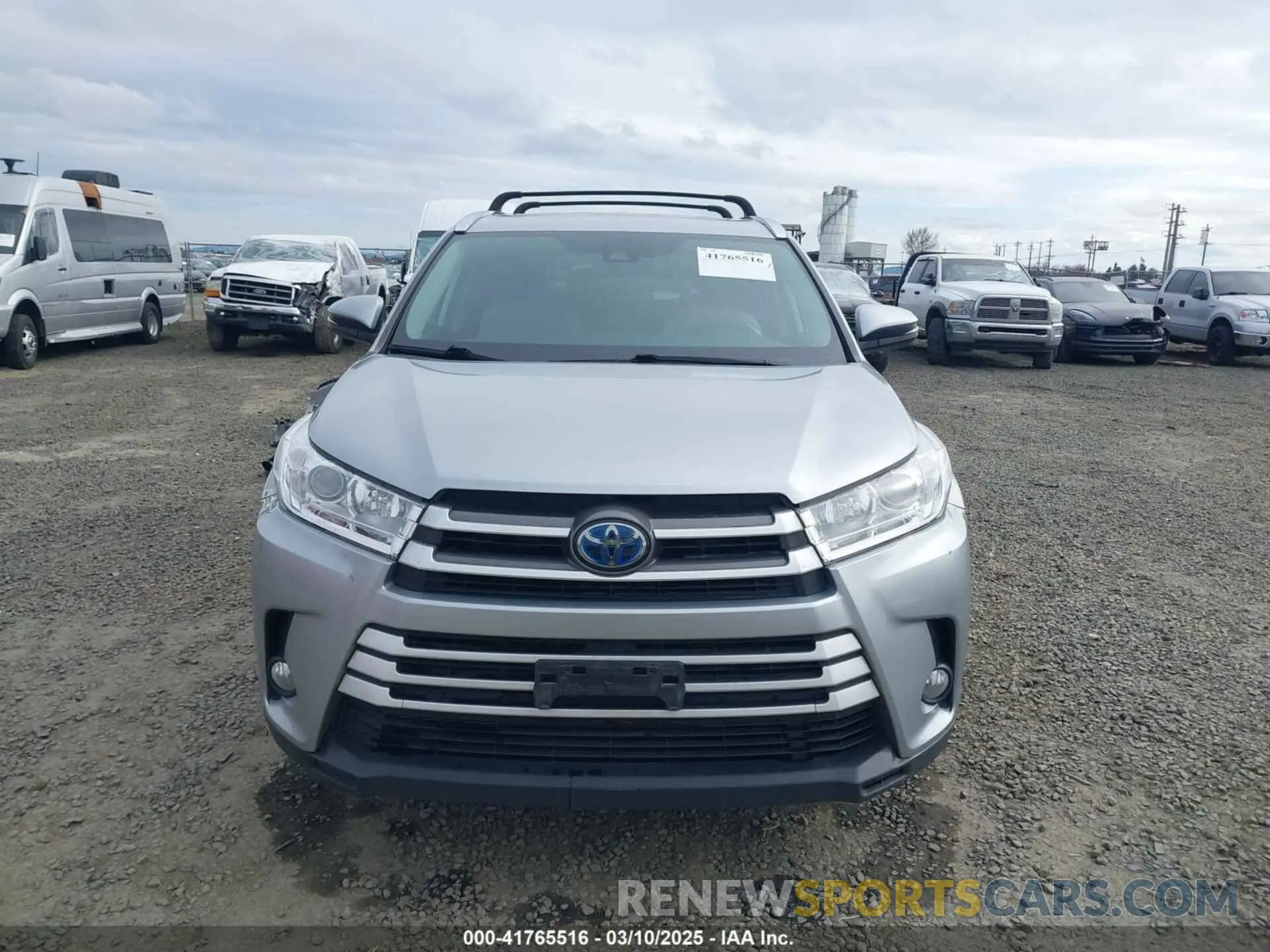 13 Photograph of a damaged car 5TDJGRFH1KS055686 TOYOTA HIGHLANDER HYBRID 2019