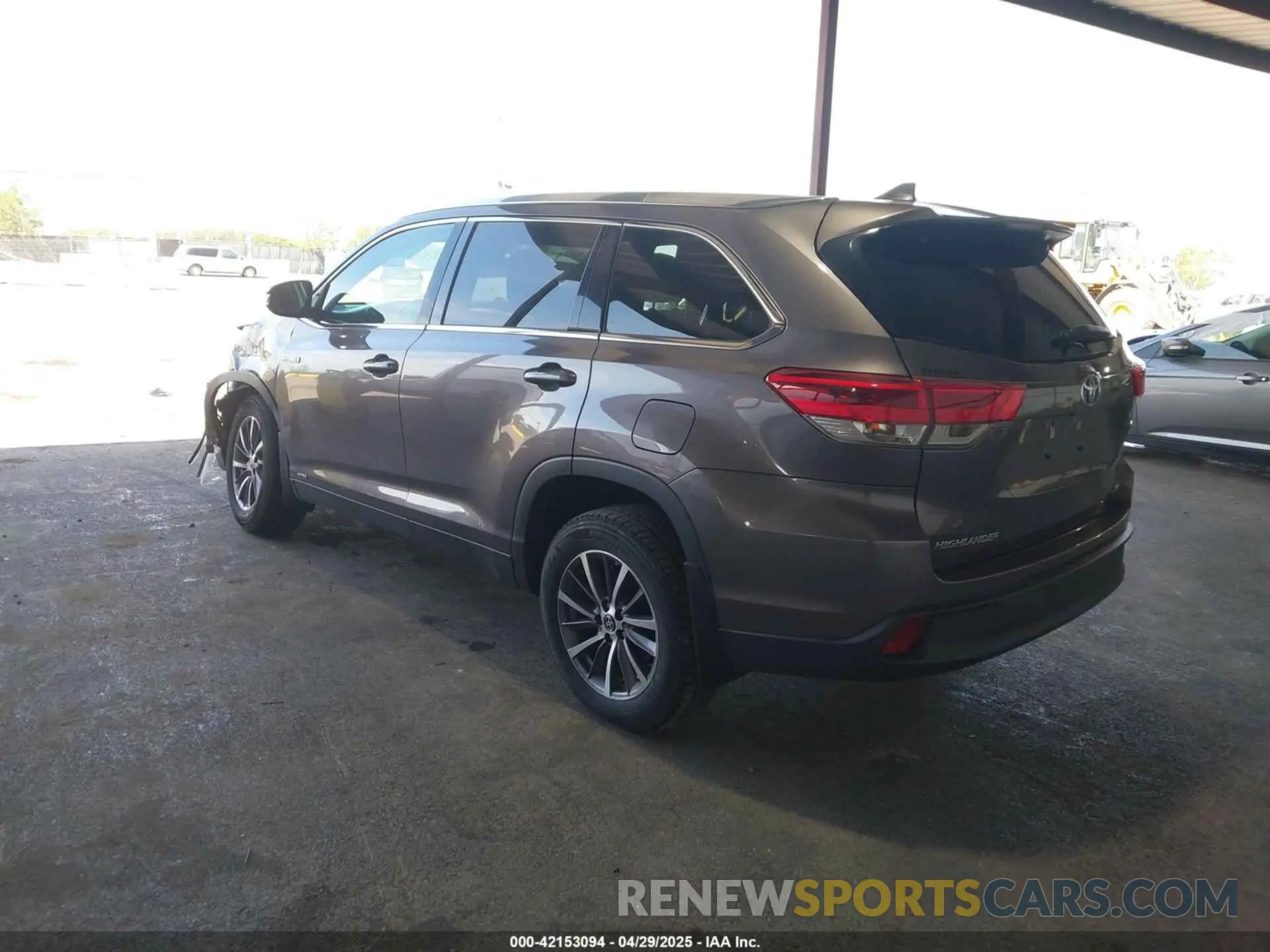 3 Photograph of a damaged car 5TDJGRFH2KS058824 TOYOTA HIGHLANDER HYBRID 2019