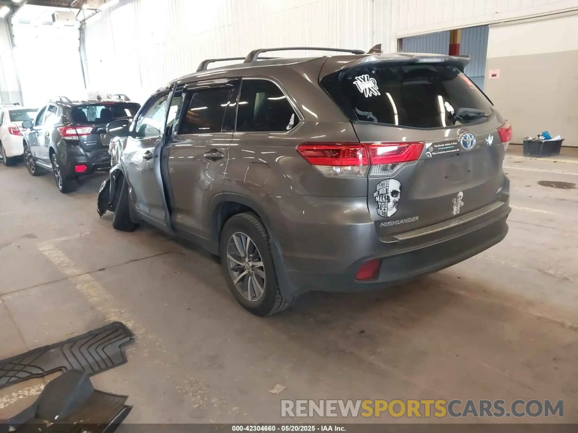 3 Photograph of a damaged car 5TDJGRFH5KS076623 TOYOTA HIGHLANDER HYBRID 2019