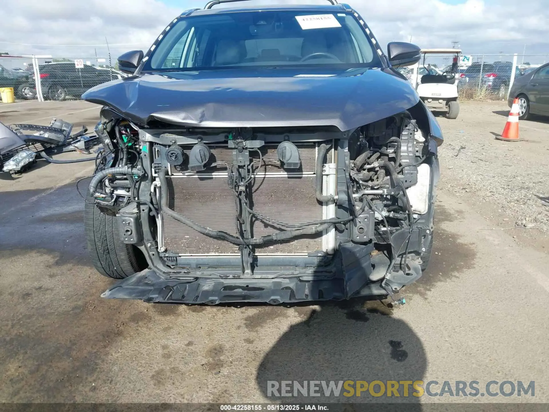 13 Photograph of a damaged car 5TDJGRFH6KS078946 TOYOTA HIGHLANDER HYBRID 2019