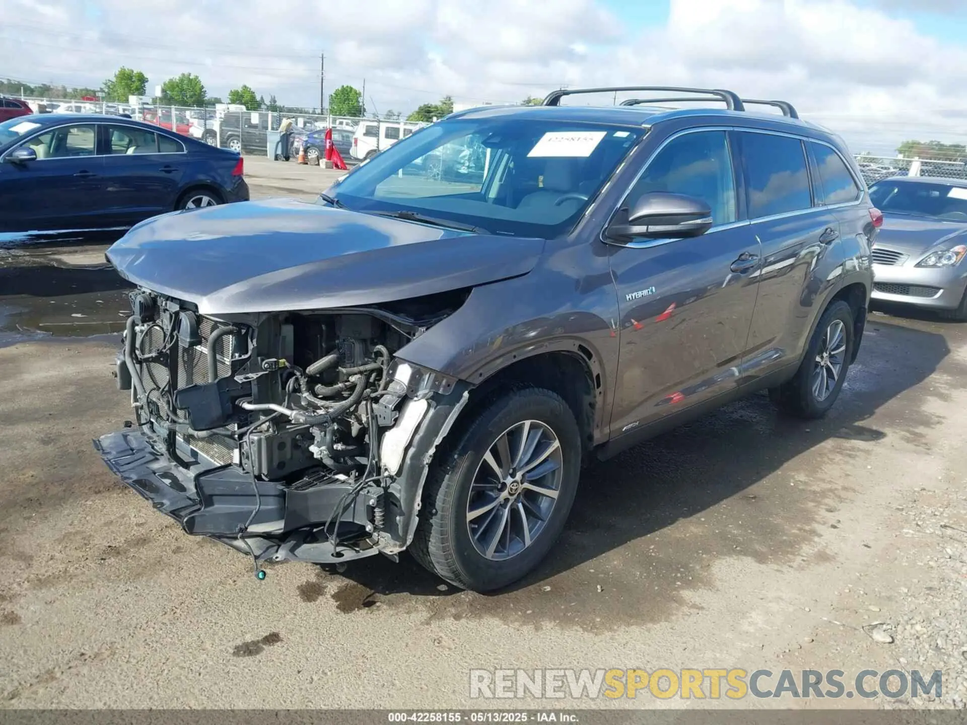 2 Photograph of a damaged car 5TDJGRFH6KS078946 TOYOTA HIGHLANDER HYBRID 2019