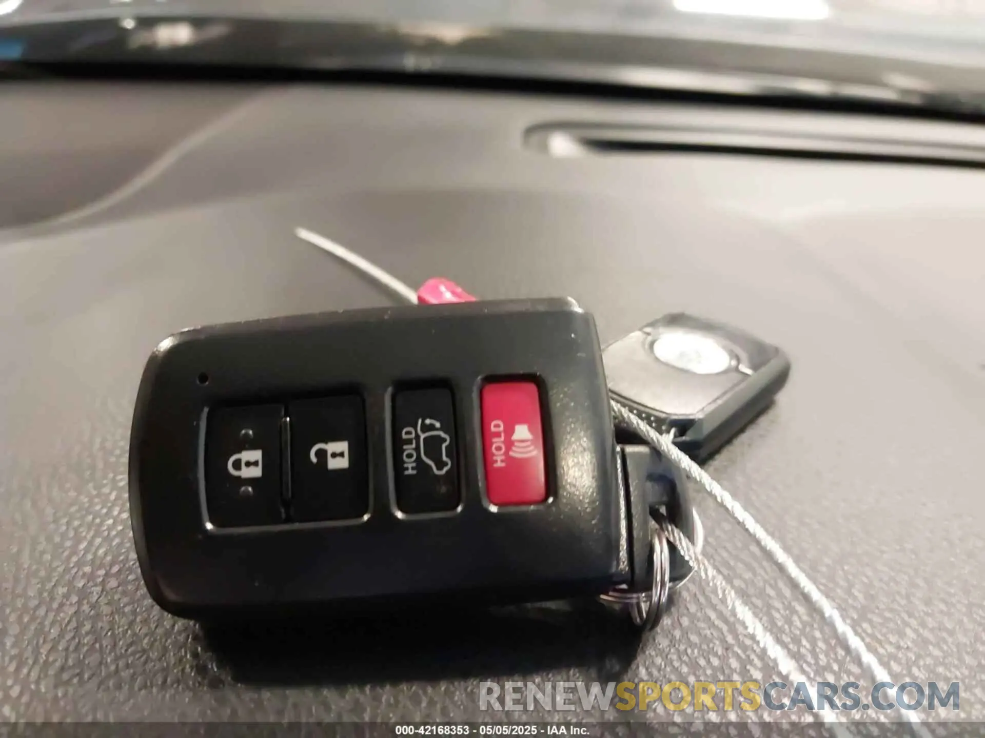 11 Photograph of a damaged car 5TDJGRFH7KS053019 TOYOTA HIGHLANDER HYBRID 2019