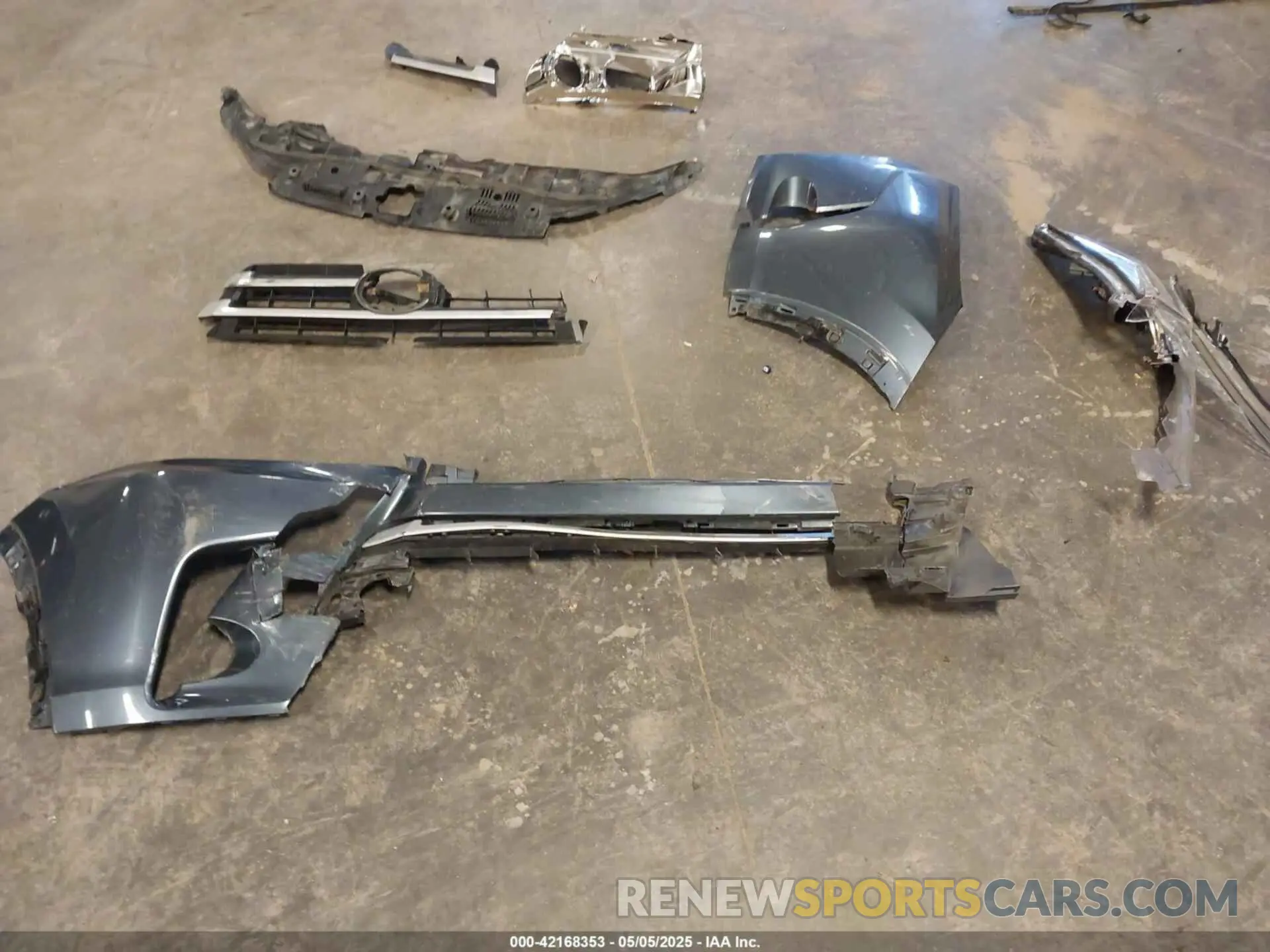 12 Photograph of a damaged car 5TDJGRFH7KS053019 TOYOTA HIGHLANDER HYBRID 2019