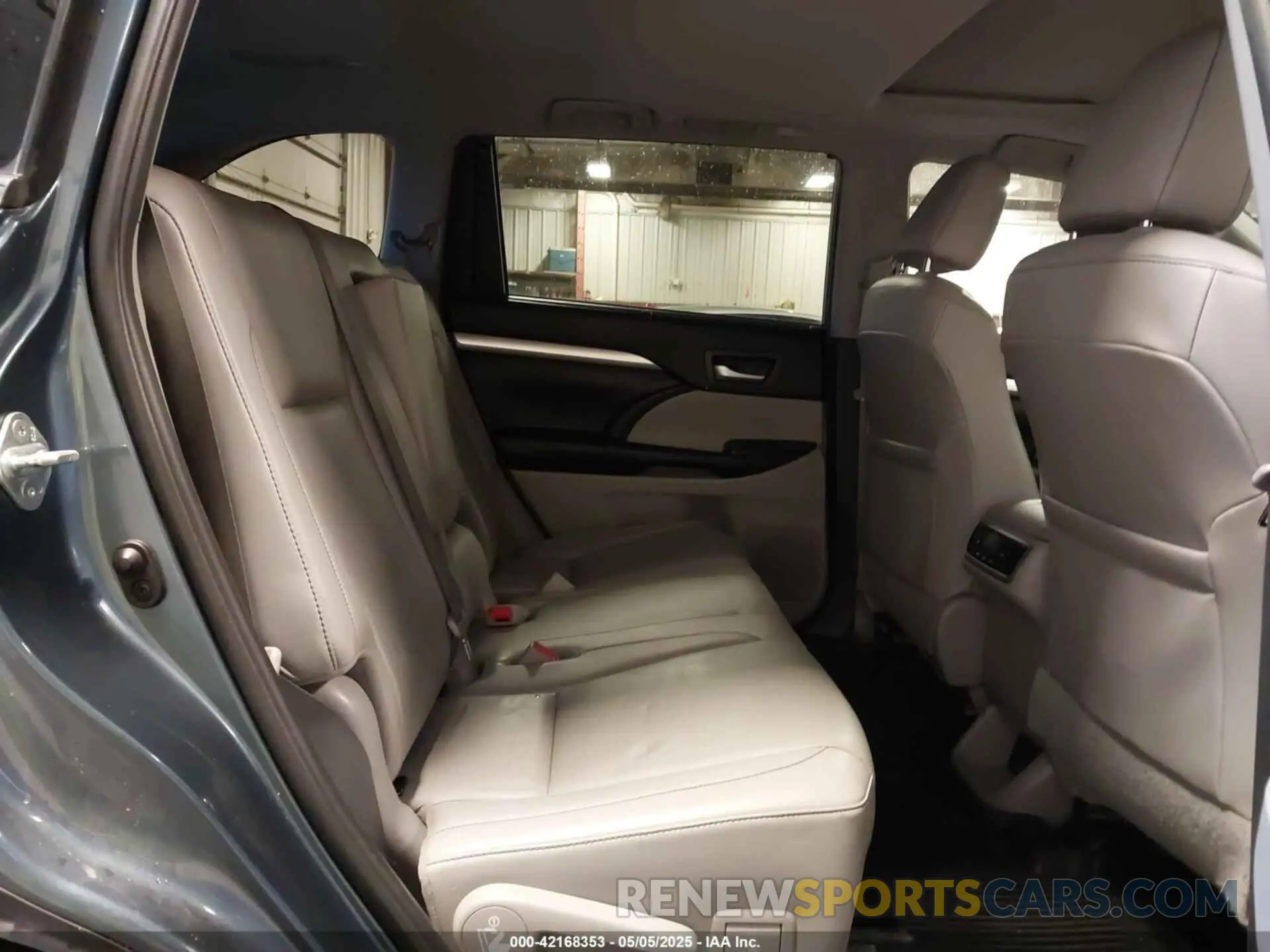 8 Photograph of a damaged car 5TDJGRFH7KS053019 TOYOTA HIGHLANDER HYBRID 2019