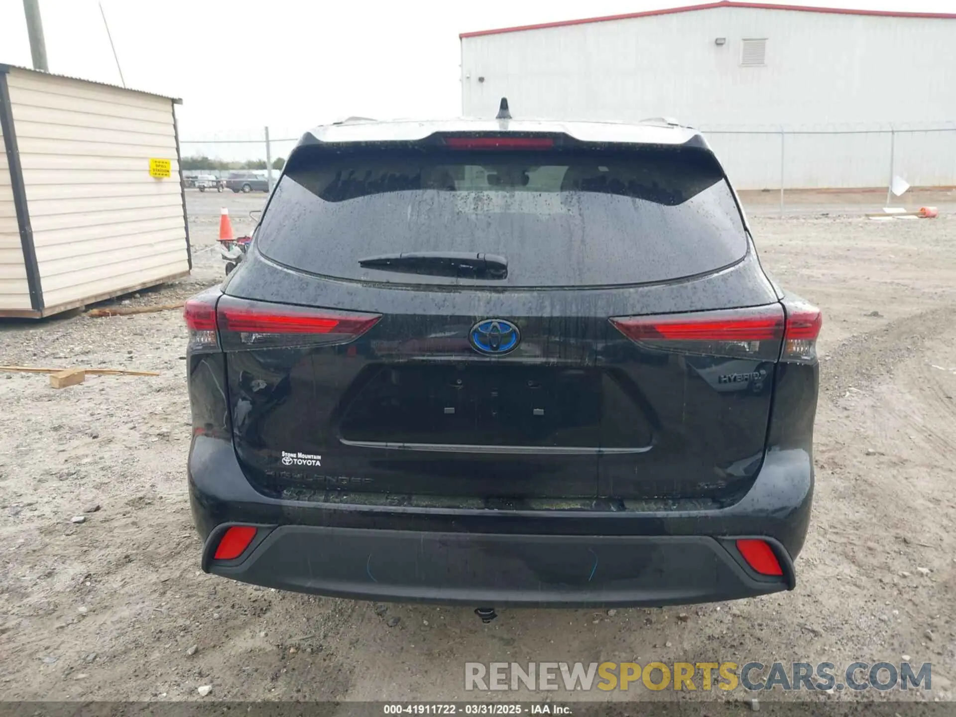 17 Photograph of a damaged car 5TDKARAH0RS534673 TOYOTA HIGHLANDER HYBRID 2024