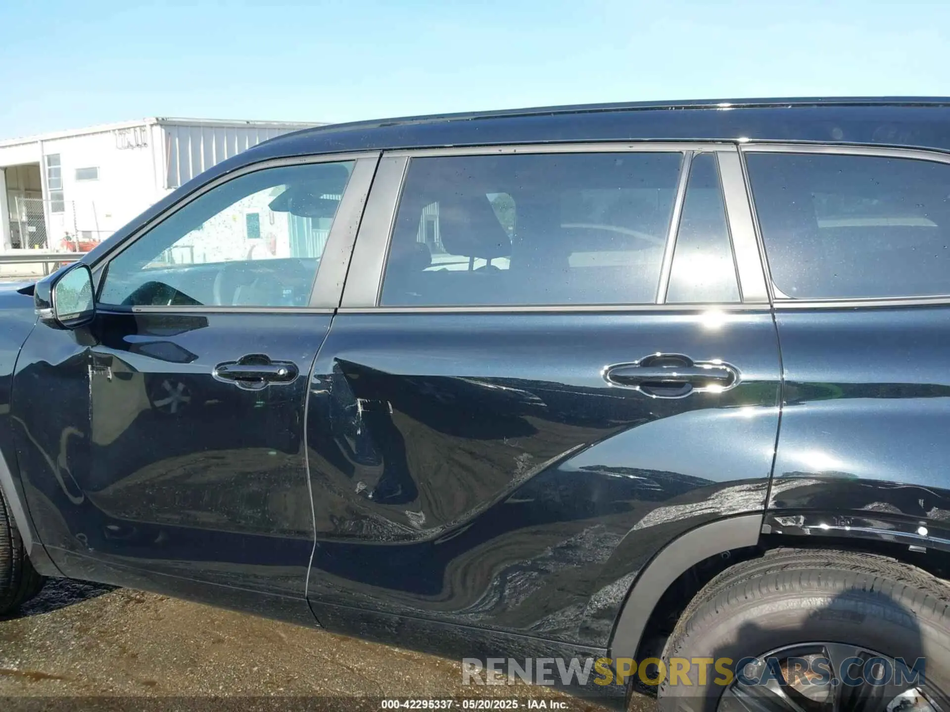 14 Photograph of a damaged car 5TDKARAH3RS529855 TOYOTA HIGHLANDER HYBRID 2024
