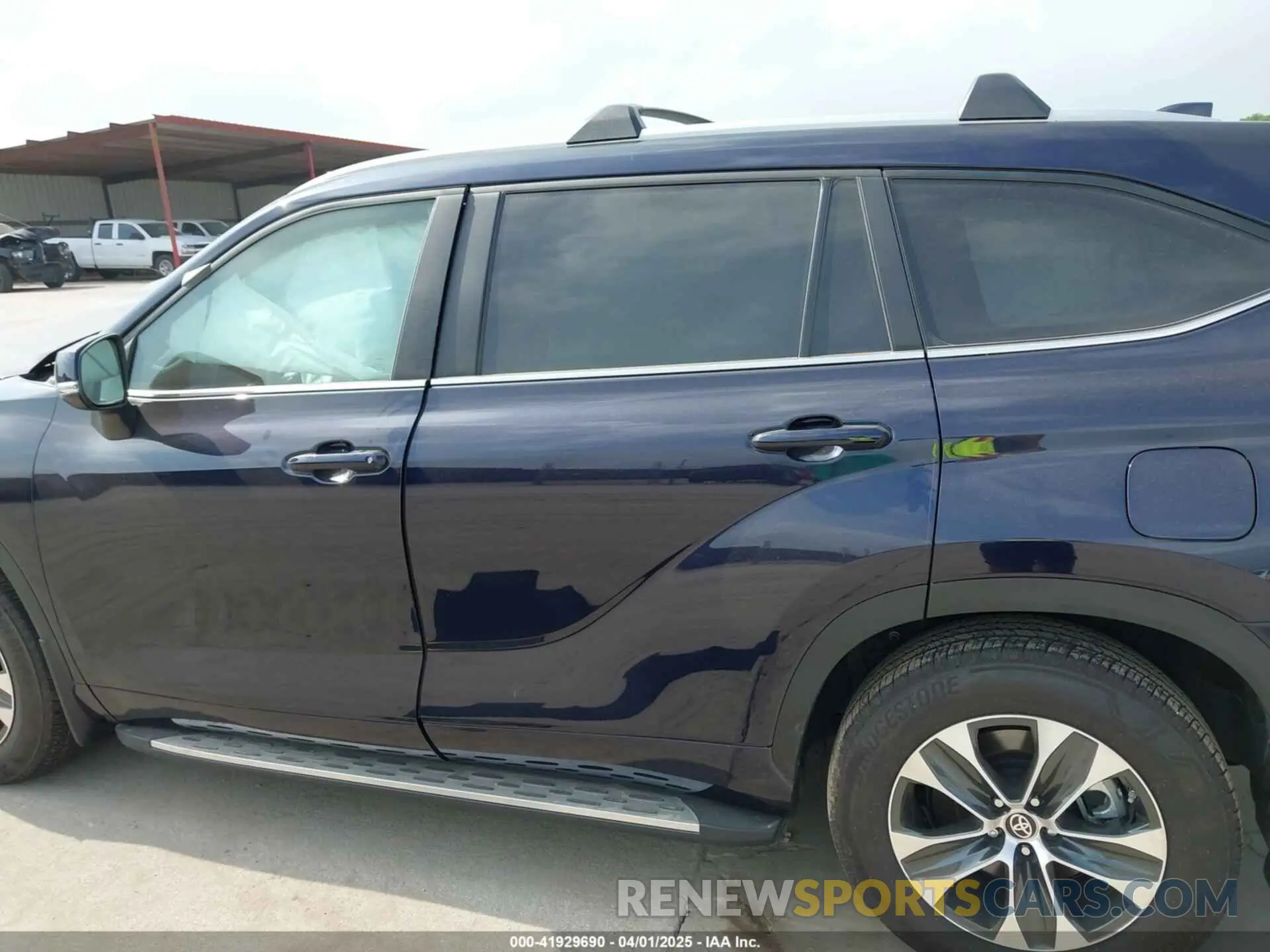 14 Photograph of a damaged car 5TDKARAH3RS531380 TOYOTA HIGHLANDER HYBRID 2024