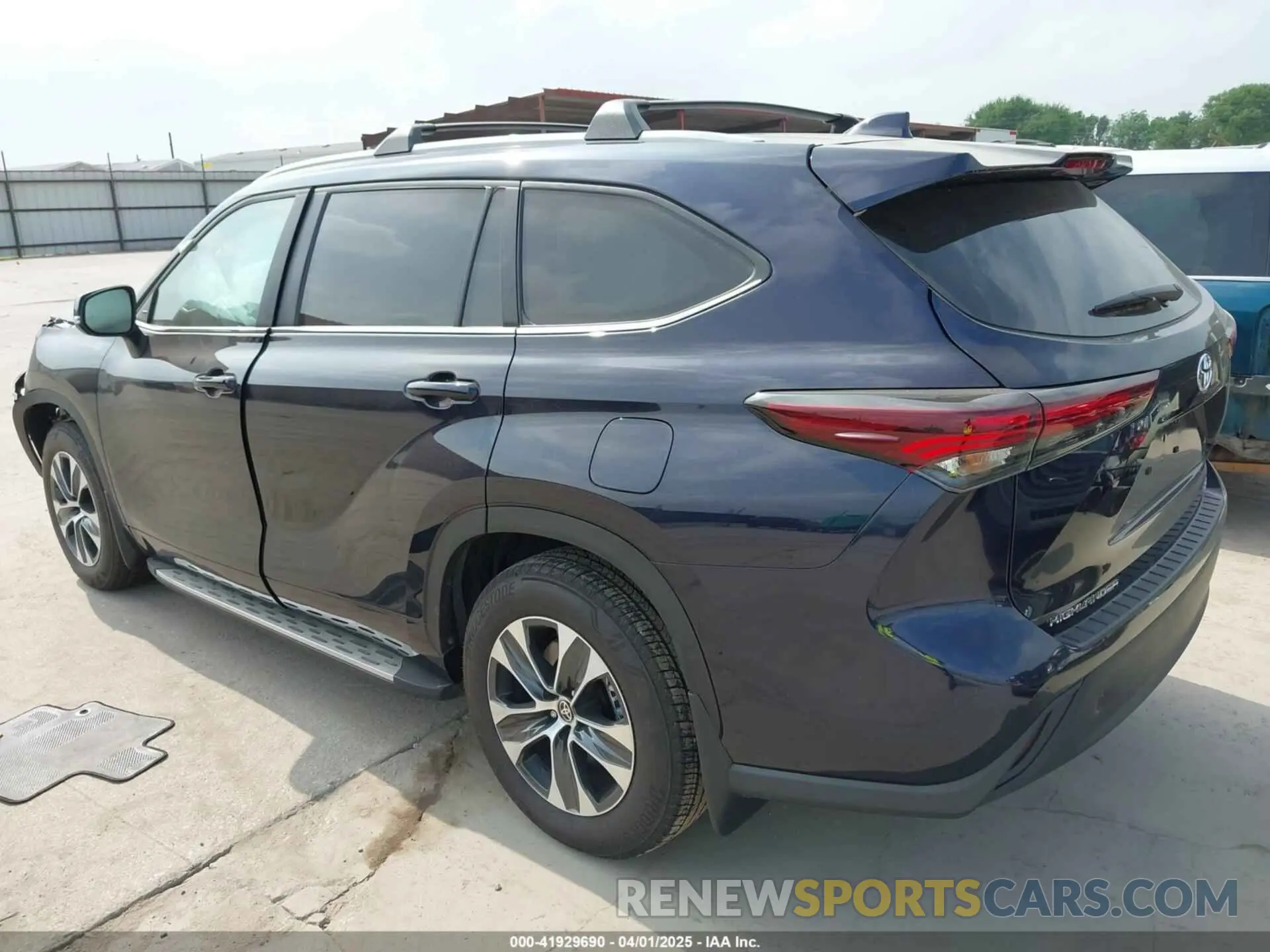 3 Photograph of a damaged car 5TDKARAH3RS531380 TOYOTA HIGHLANDER HYBRID 2024
