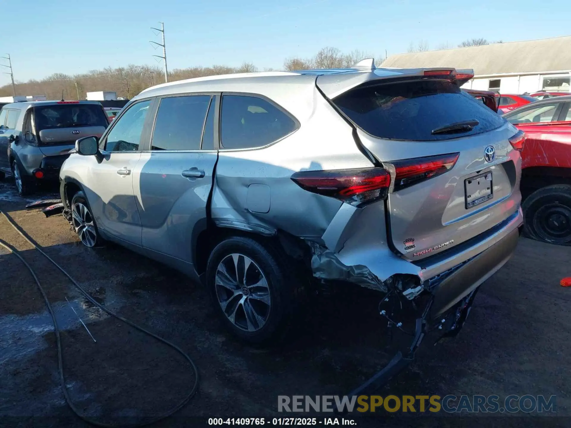 3 Photograph of a damaged car 5TDKBRCH6RS612934 TOYOTA HIGHLANDER HYBRID 2024