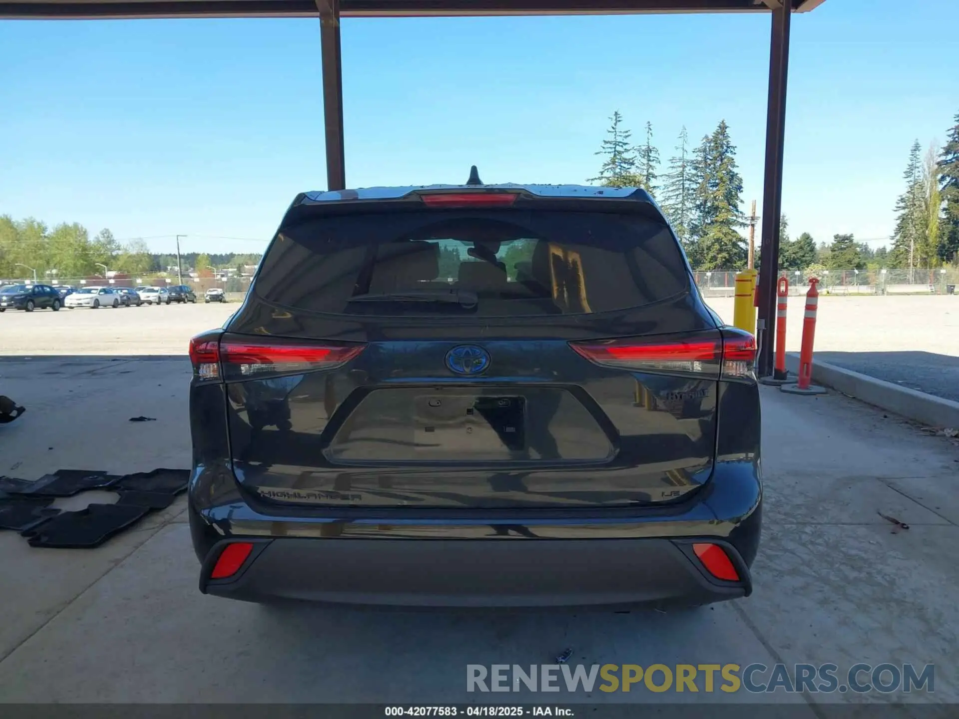 16 Photograph of a damaged car 5TDKBRCH8RS139375 TOYOTA HIGHLANDER HYBRID 2024