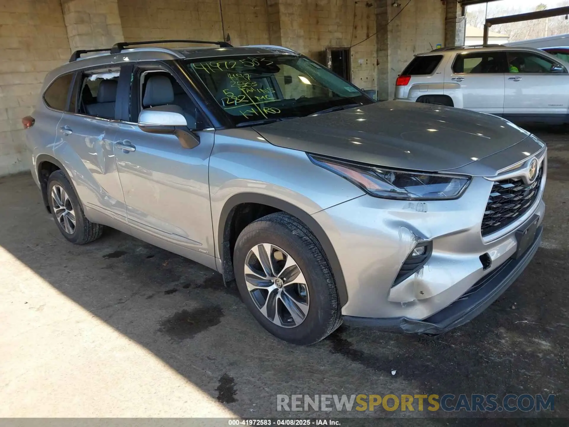 1 Photograph of a damaged car 5TDKBRCH7SS658102 TOYOTA HIGHLANDER HYBRID 2025