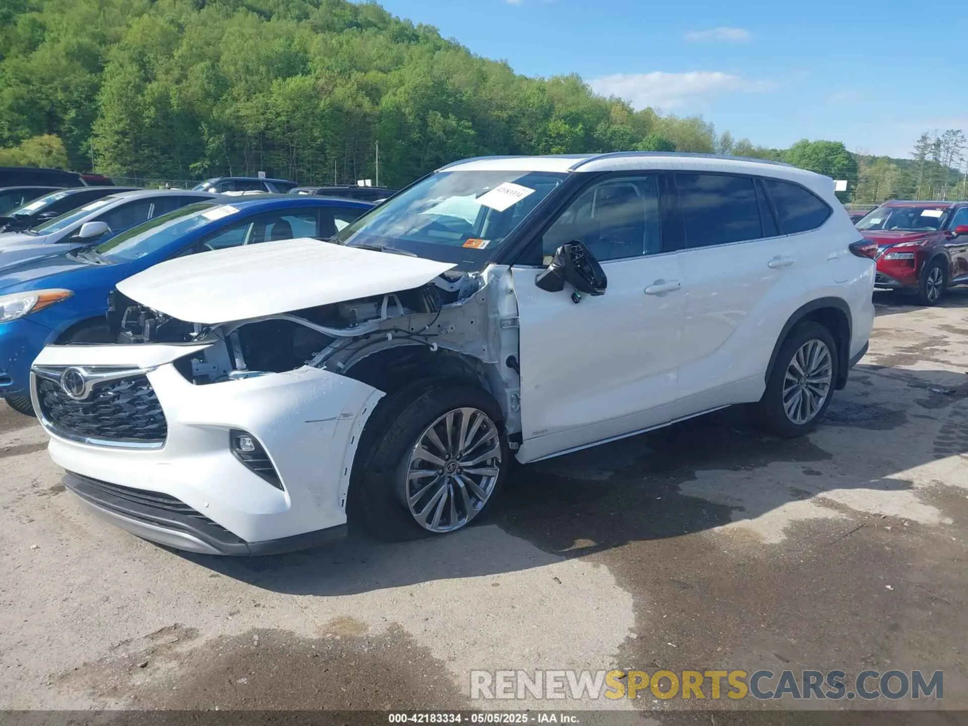 2 Photograph of a damaged car 5TDKBRCHXSS662712 TOYOTA HIGHLANDER HYBRID 2025