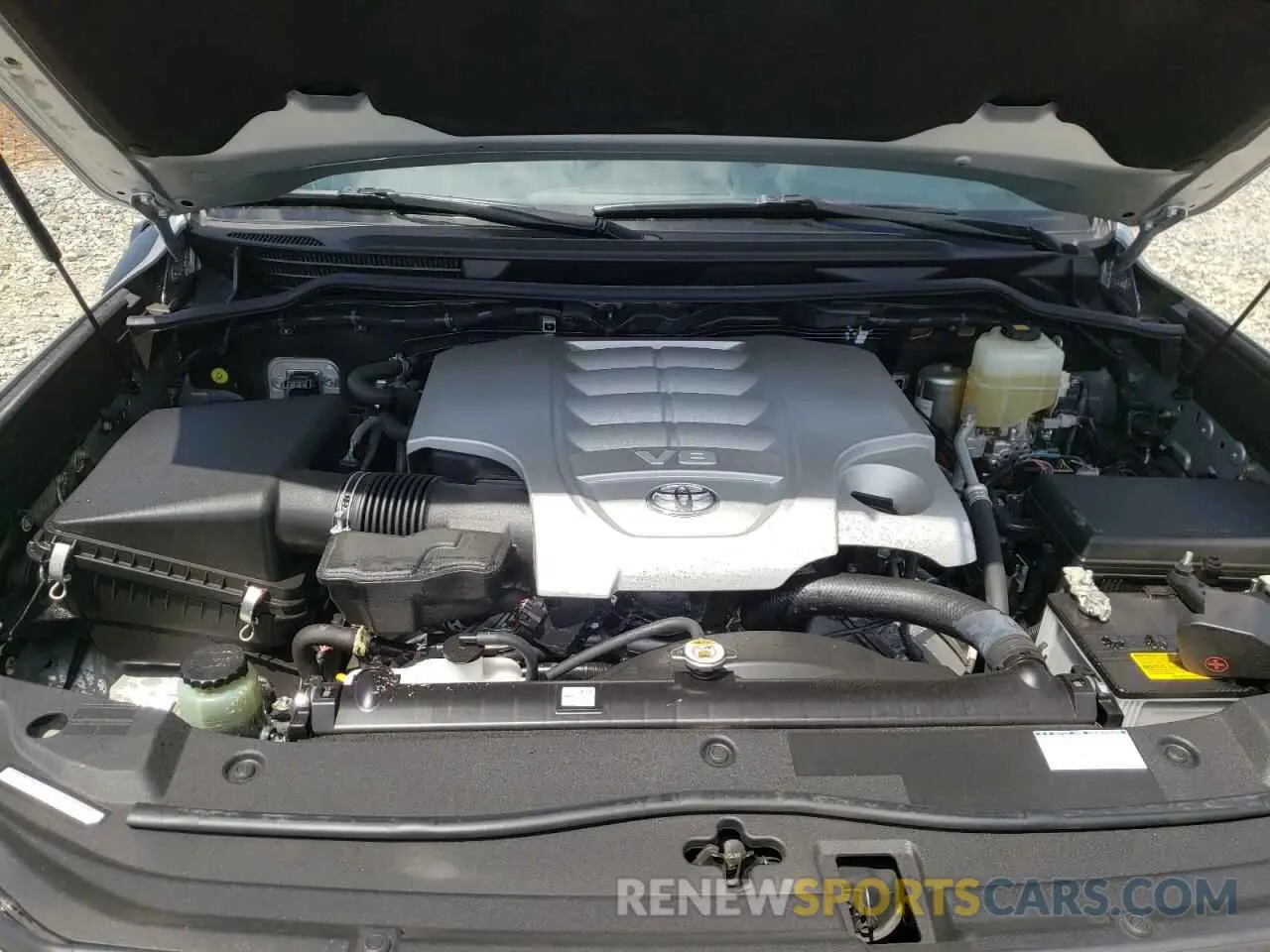 7 Photograph of a damaged car JTMCY7AJ0K4075461 TOYOTA LAND CRUIS 2019
