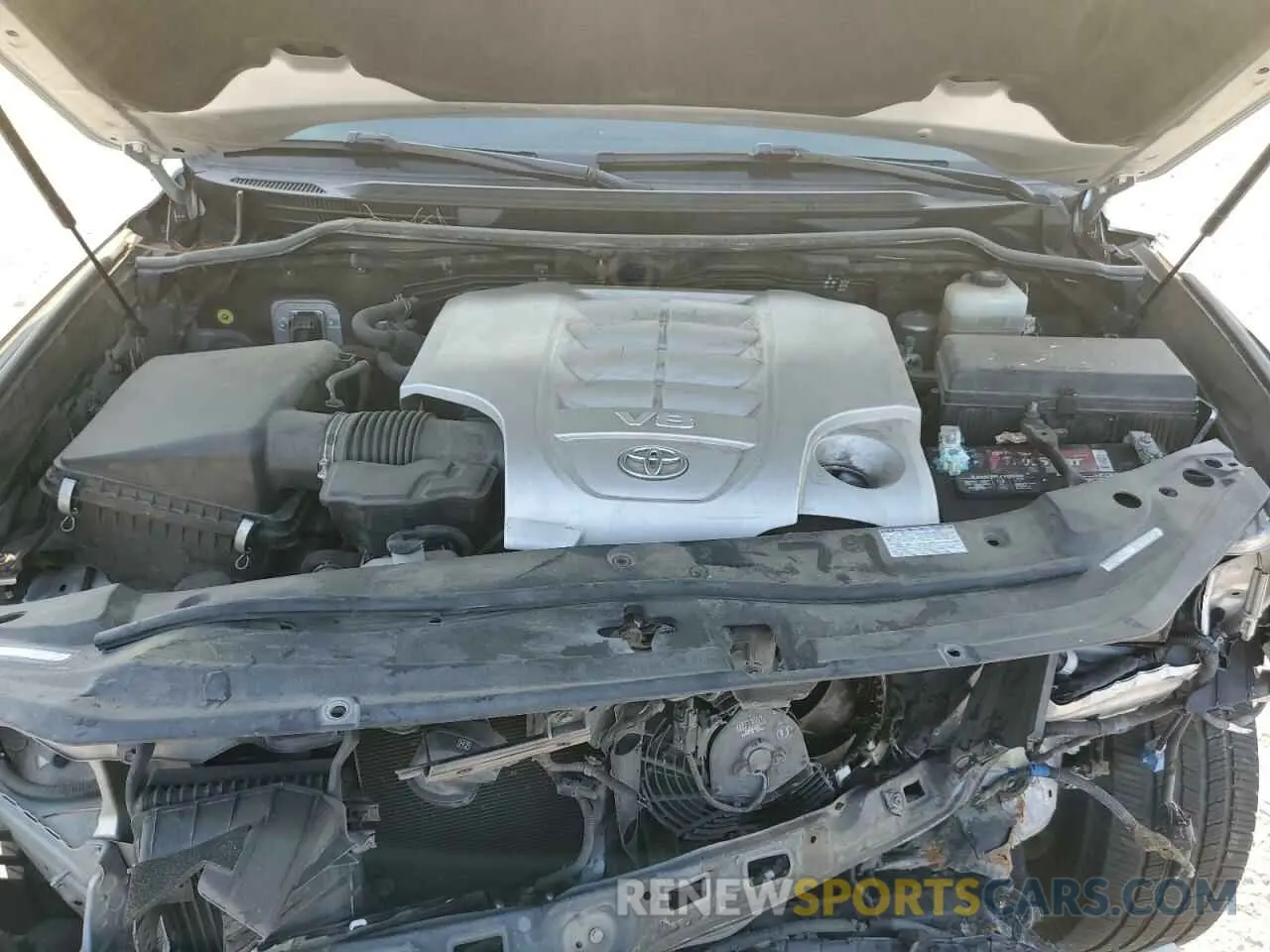 13 Photograph of a damaged car JTMCY7AJ3K4080525 TOYOTA LAND CRUIS 2019