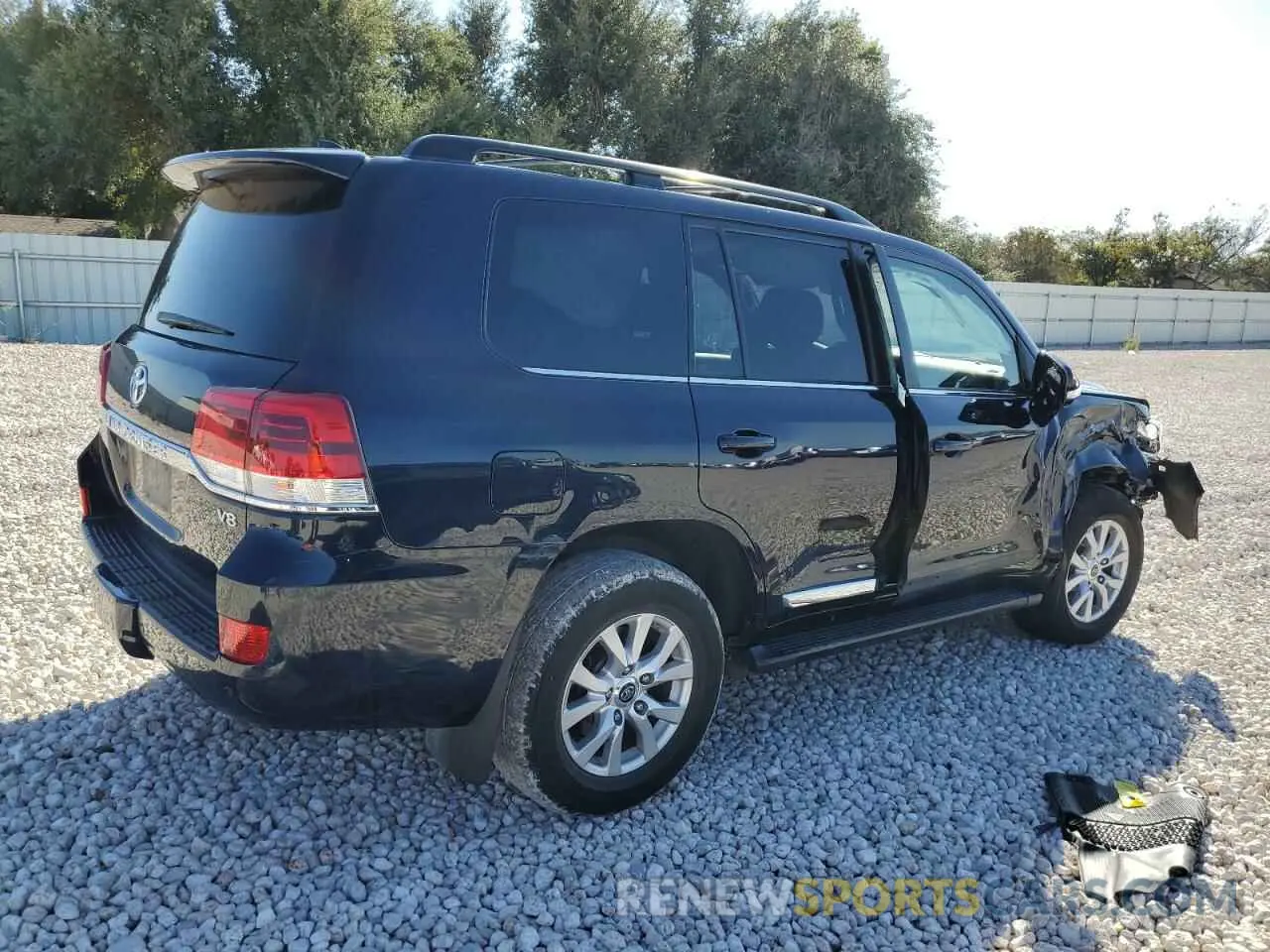 3 Photograph of a damaged car JTMCY7AJ3K4084347 TOYOTA LAND CRUIS 2019
