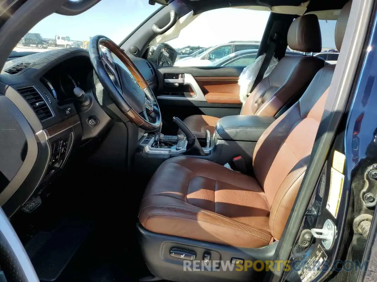 7 Photograph of a damaged car JTMCY7AJ3K4084347 TOYOTA LAND CRUIS 2019