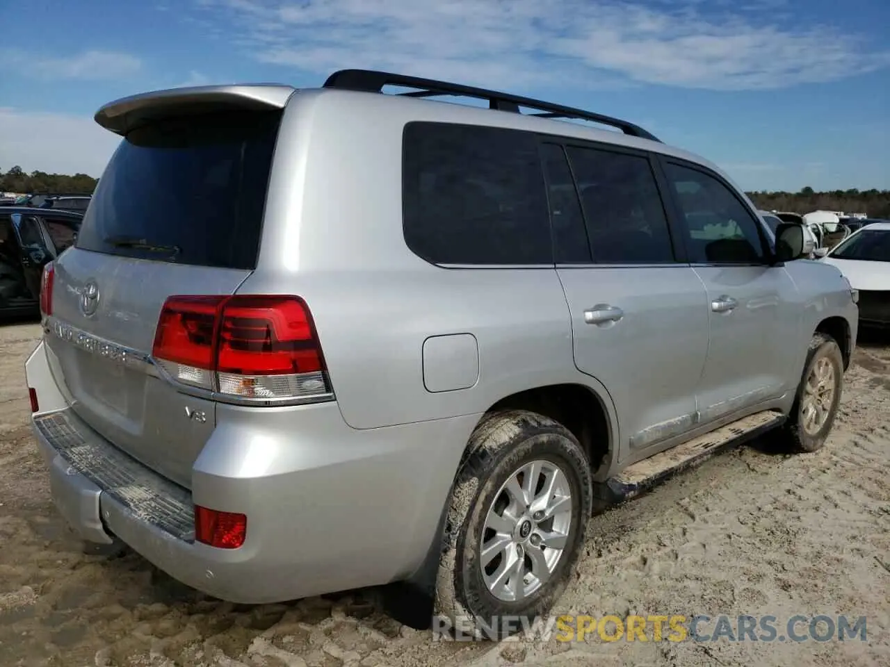 4 Photograph of a damaged car JTMCY7AJ6K4085735 TOYOTA LAND CRUIS 2019