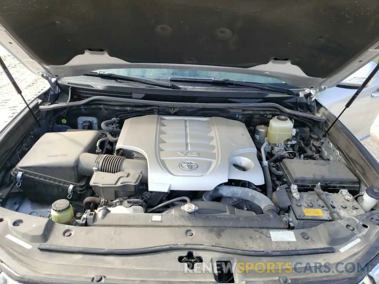7 Photograph of a damaged car JTMCY7AJ6K4085735 TOYOTA LAND CRUIS 2019
