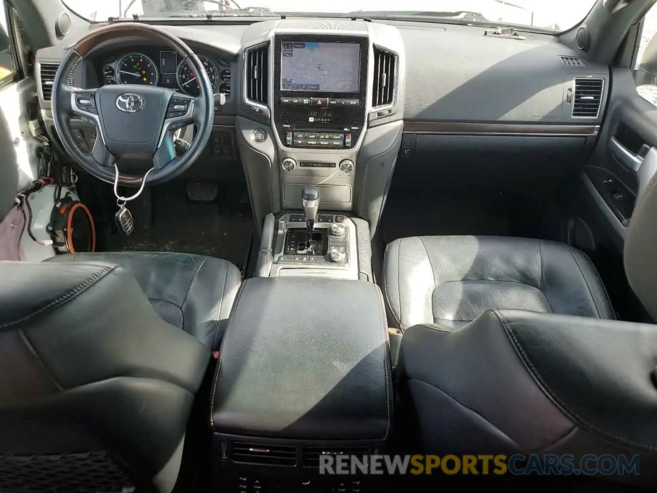 8 Photograph of a damaged car JTMCY7AJ8M4103929 TOYOTA LAND CRUIS 2021