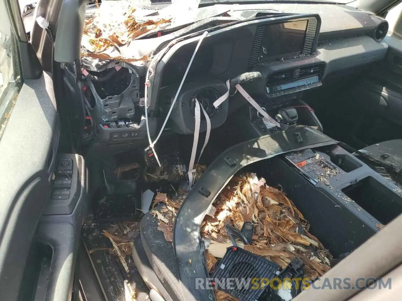 8 Photograph of a damaged car JTEABFAJ1RK004452 TOYOTA LAND CRUIS 2024