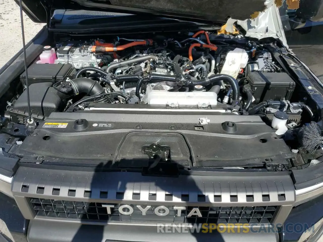 12 Photograph of a damaged car JTEABFAJ8S5010933 TOYOTA LAND CRUIS 2025