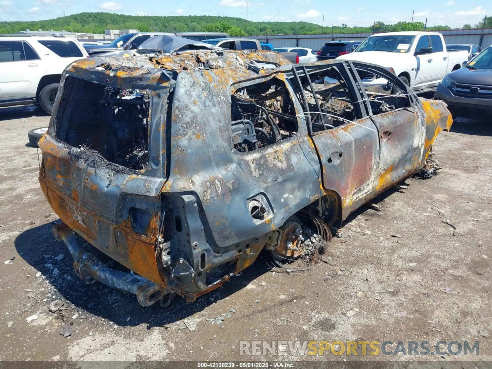 4 Photograph of a damaged car JTMCY7AJ2K4075834 TOYOTA LAND CRUISER 2019