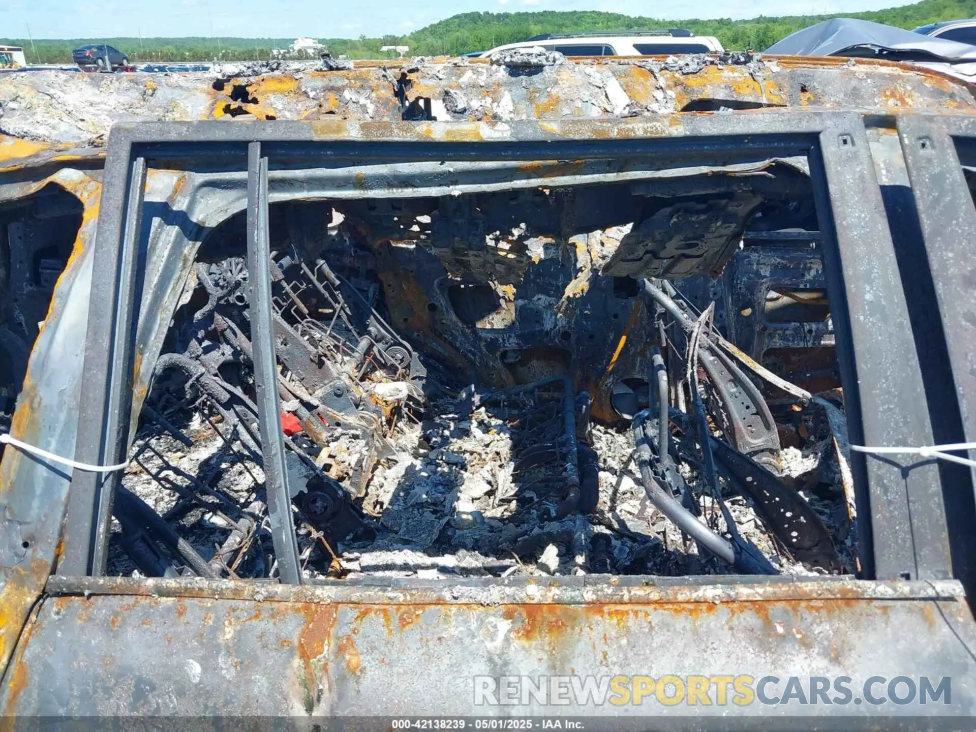8 Photograph of a damaged car JTMCY7AJ2K4075834 TOYOTA LAND CRUISER 2019