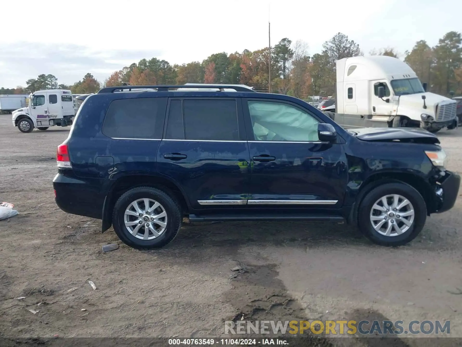 13 Photograph of a damaged car JTMCY7AJ2K4082993 TOYOTA LAND CRUISER 2019
