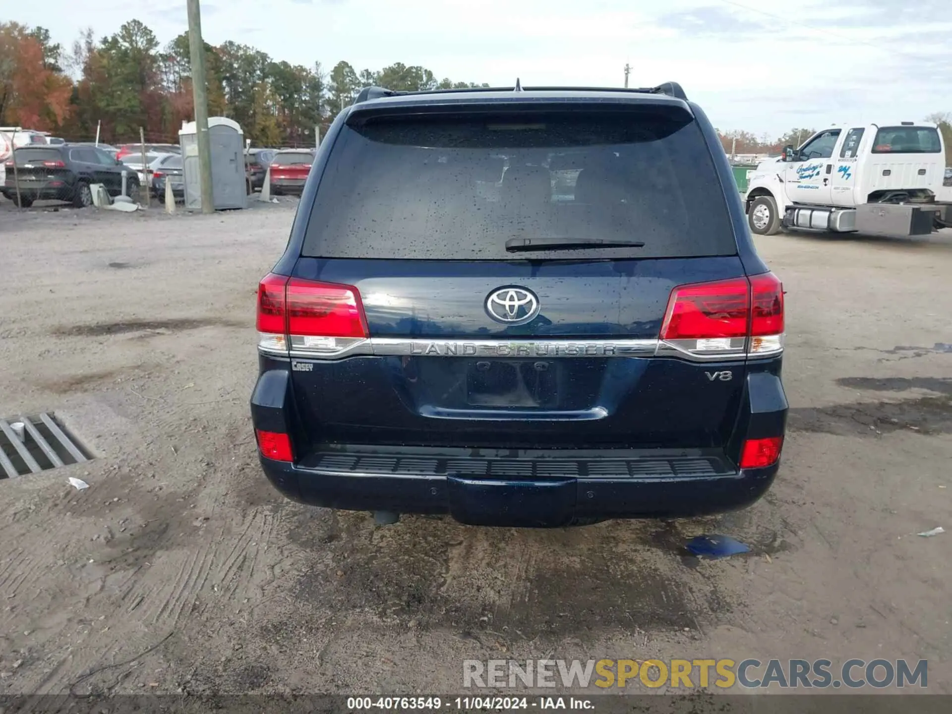 16 Photograph of a damaged car JTMCY7AJ2K4082993 TOYOTA LAND CRUISER 2019