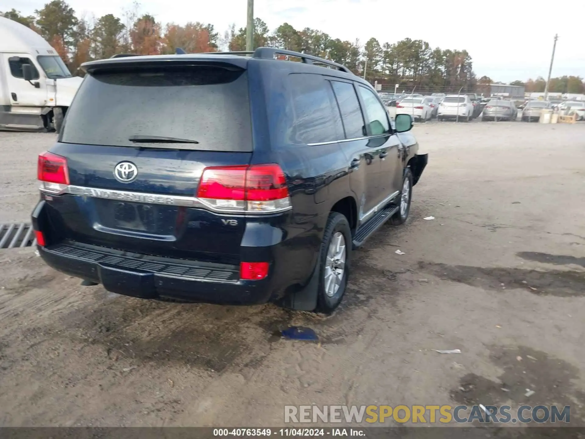 4 Photograph of a damaged car JTMCY7AJ2K4082993 TOYOTA LAND CRUISER 2019