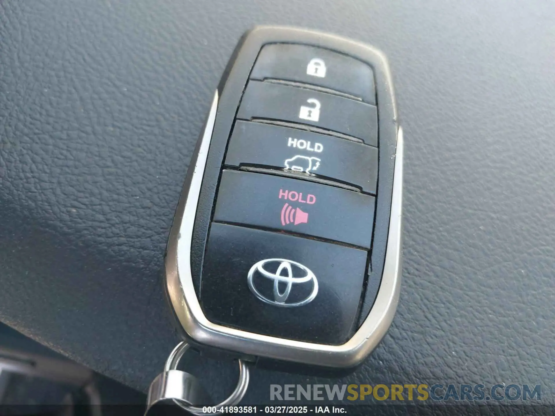 11 Photograph of a damaged car JTMCY7AJ3K4082162 TOYOTA LAND CRUISER 2019
