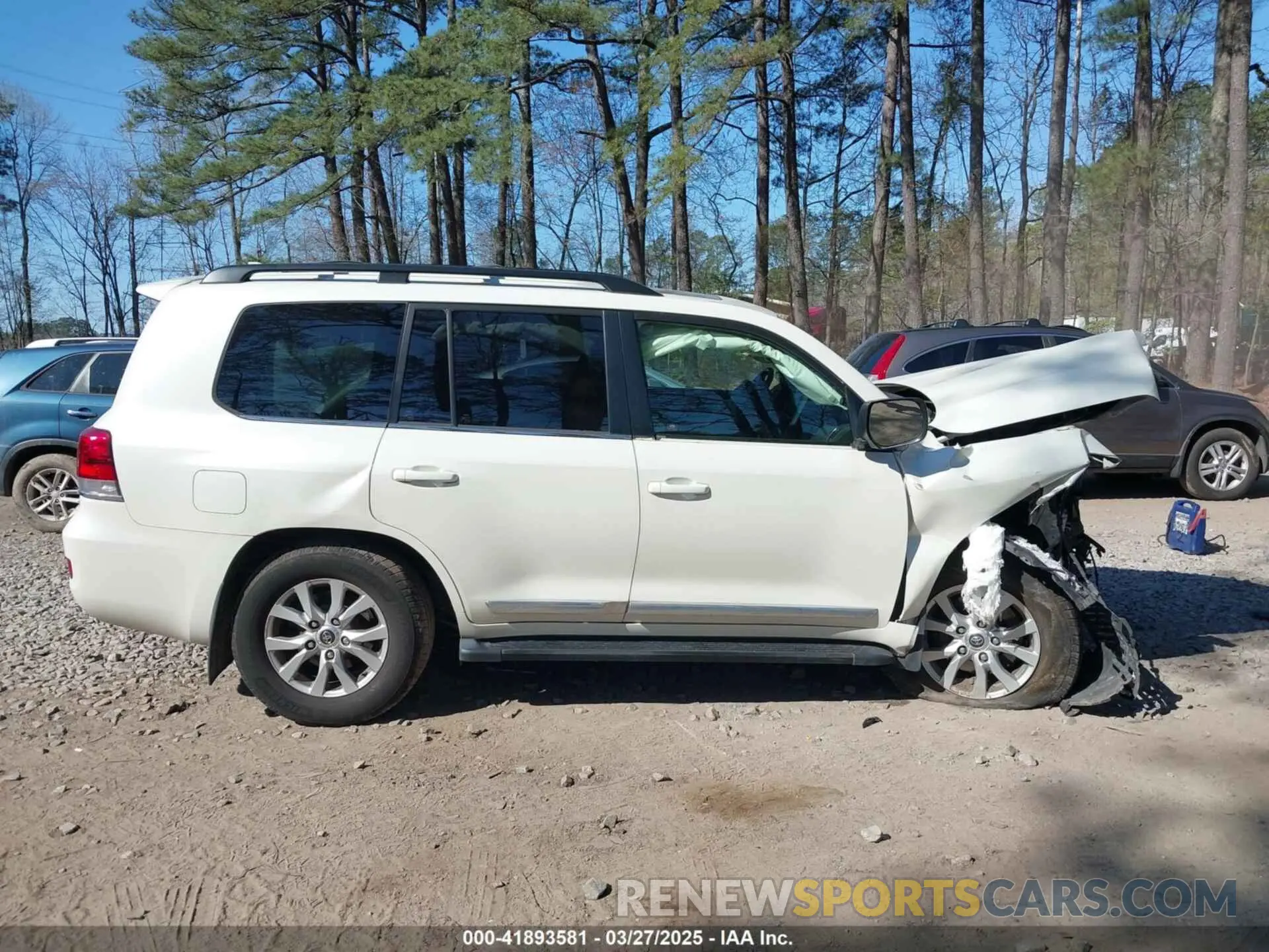 13 Photograph of a damaged car JTMCY7AJ3K4082162 TOYOTA LAND CRUISER 2019
