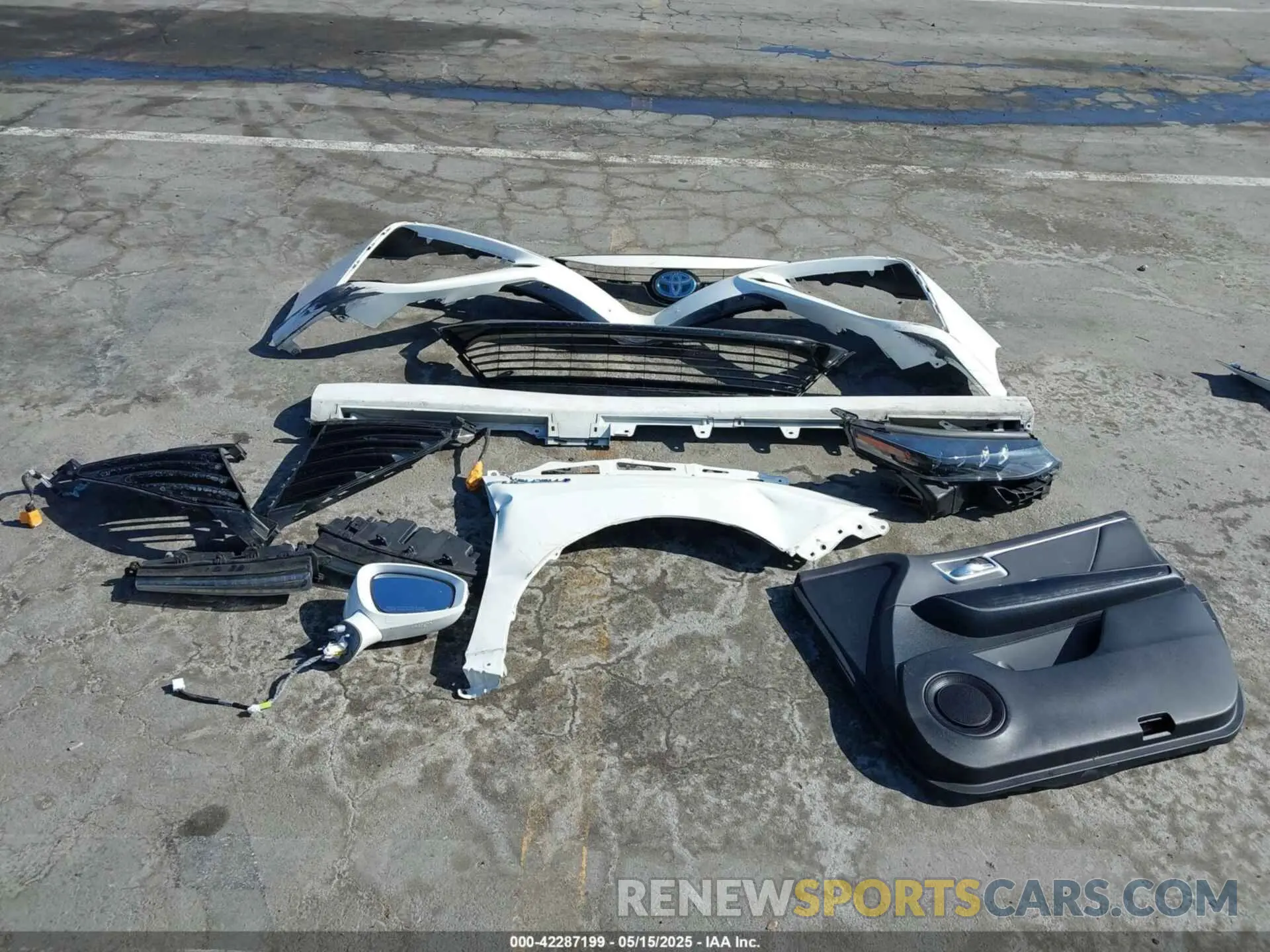 12 Photograph of a damaged car JTDBVRBD4KA006749 TOYOTA MIRAI 2019
