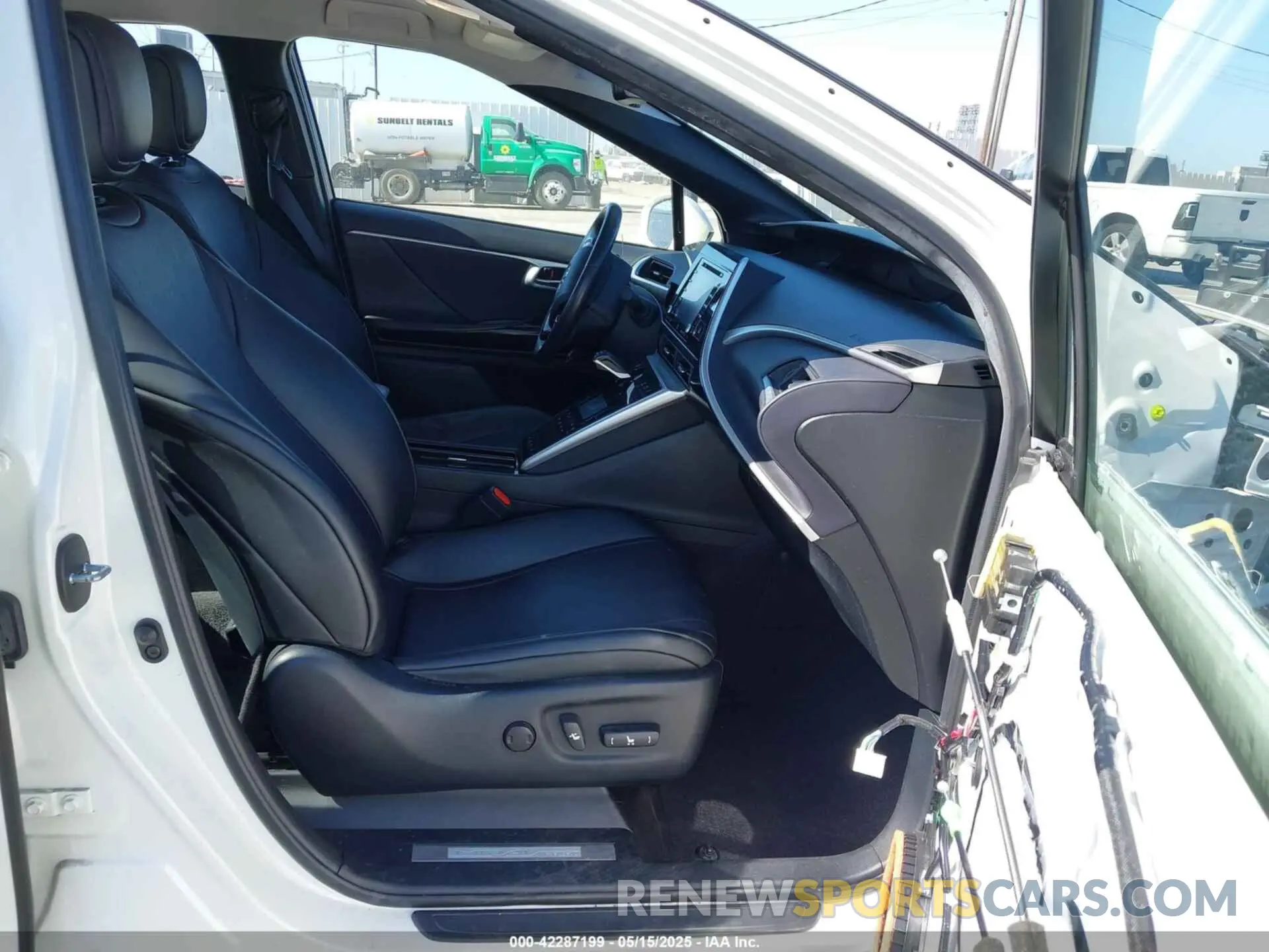 5 Photograph of a damaged car JTDBVRBD4KA006749 TOYOTA MIRAI 2019