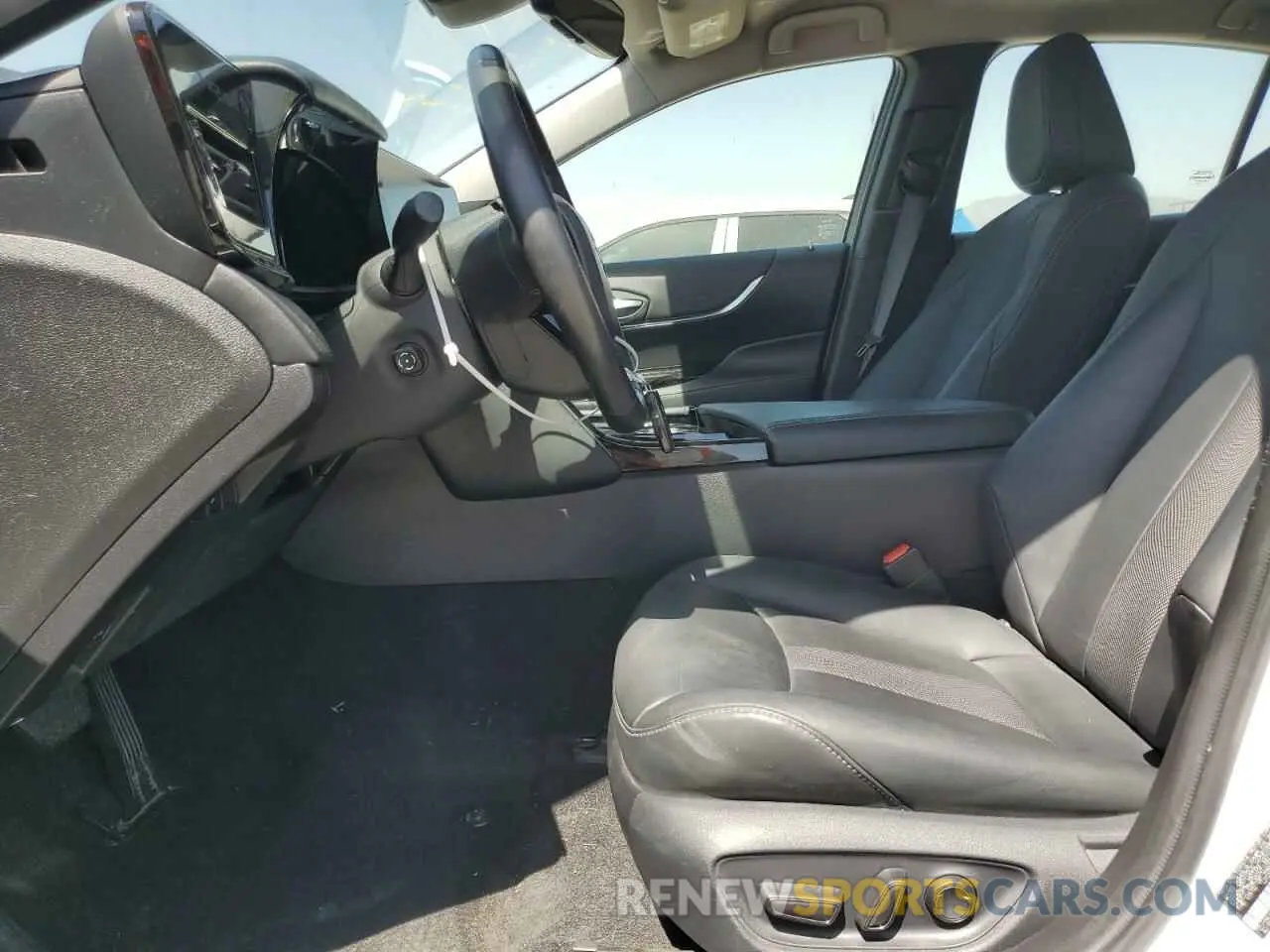 7 Photograph of a damaged car JTDAAAAA3MA002422 TOYOTA MIRAI 2021