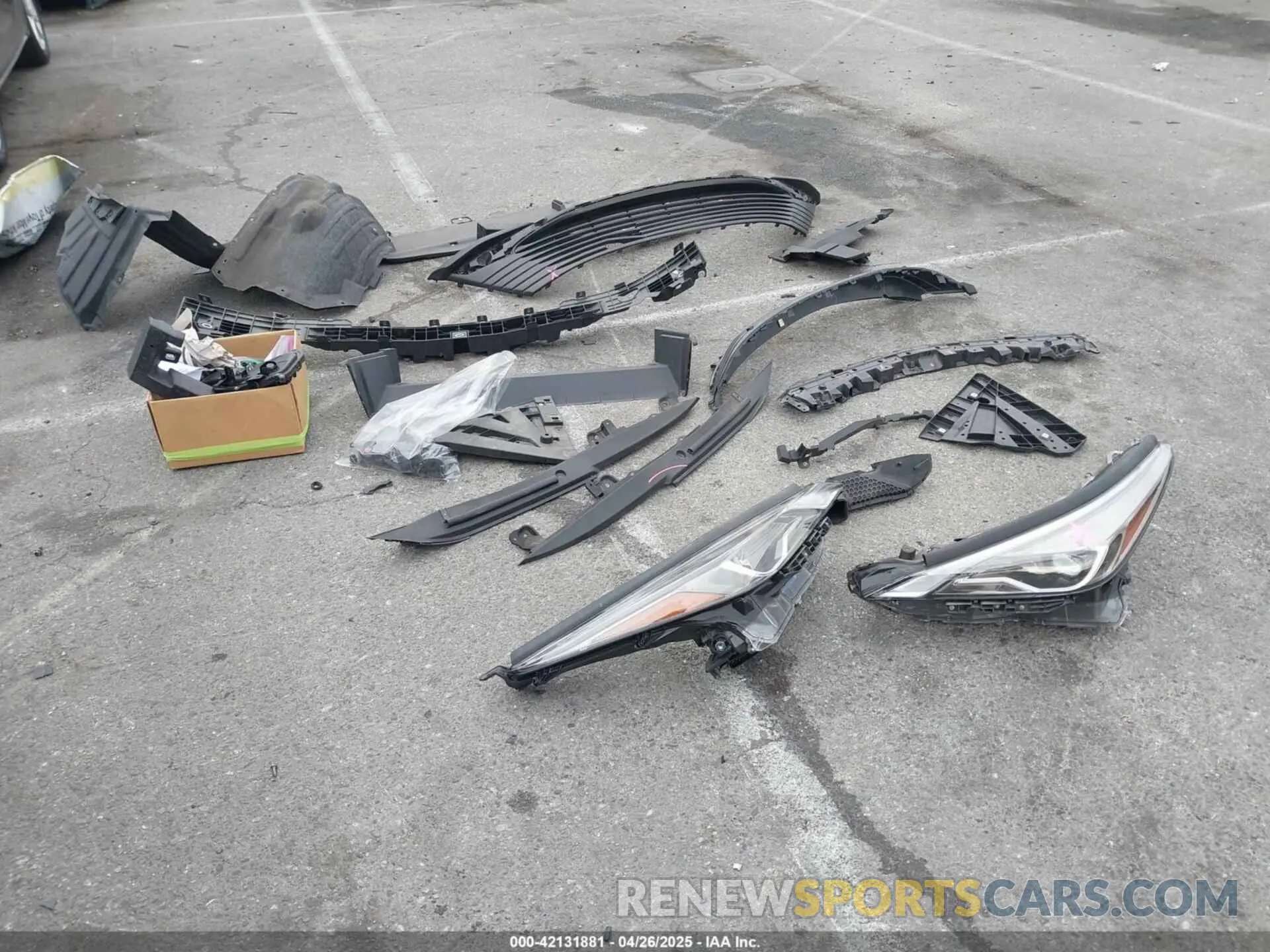 12 Photograph of a damaged car JTDAAAAA4MA001098 TOYOTA MIRAI 2021