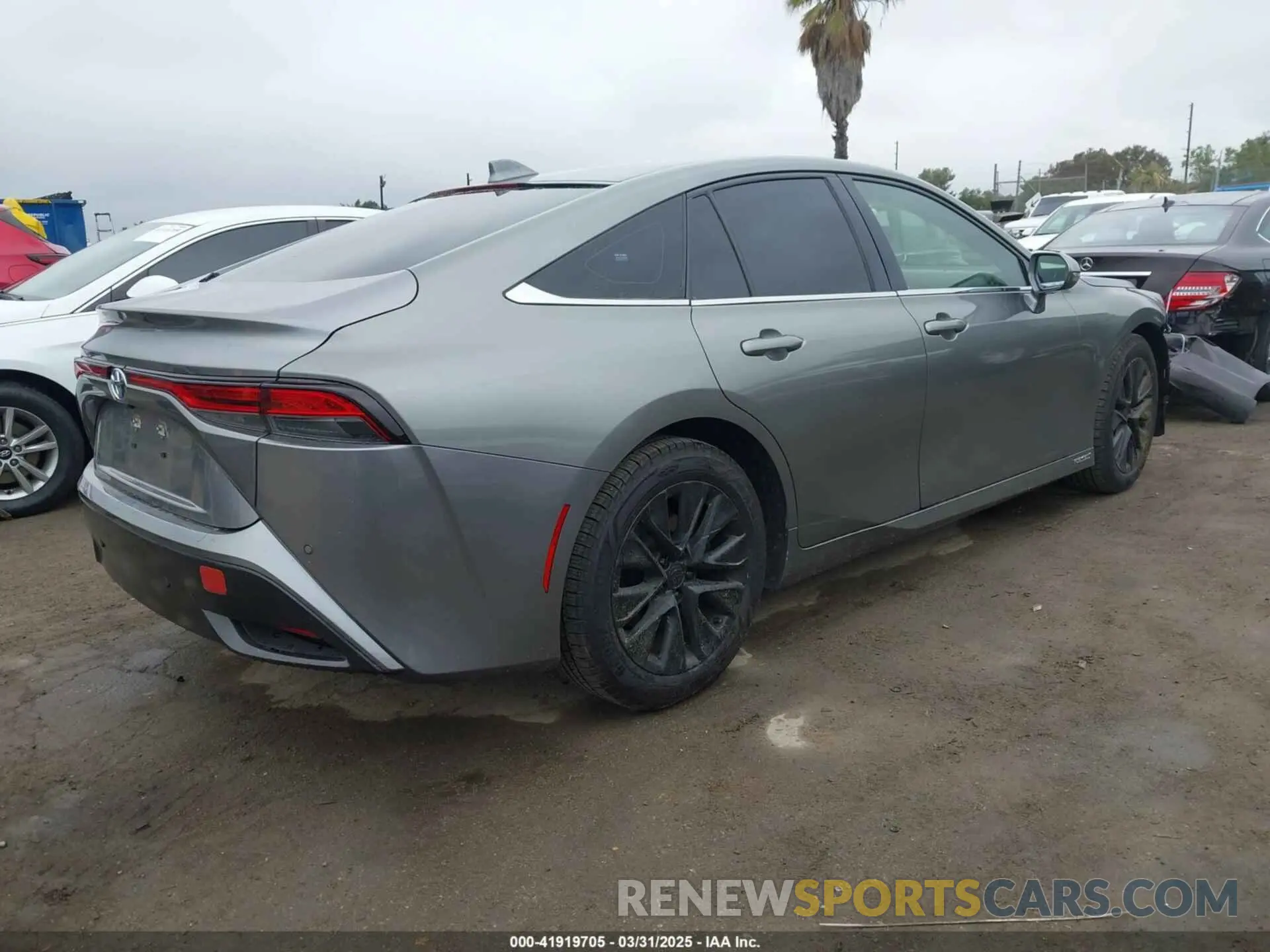 4 Photograph of a damaged car JTDAAAAA0NA004422 TOYOTA MIRAI 2022
