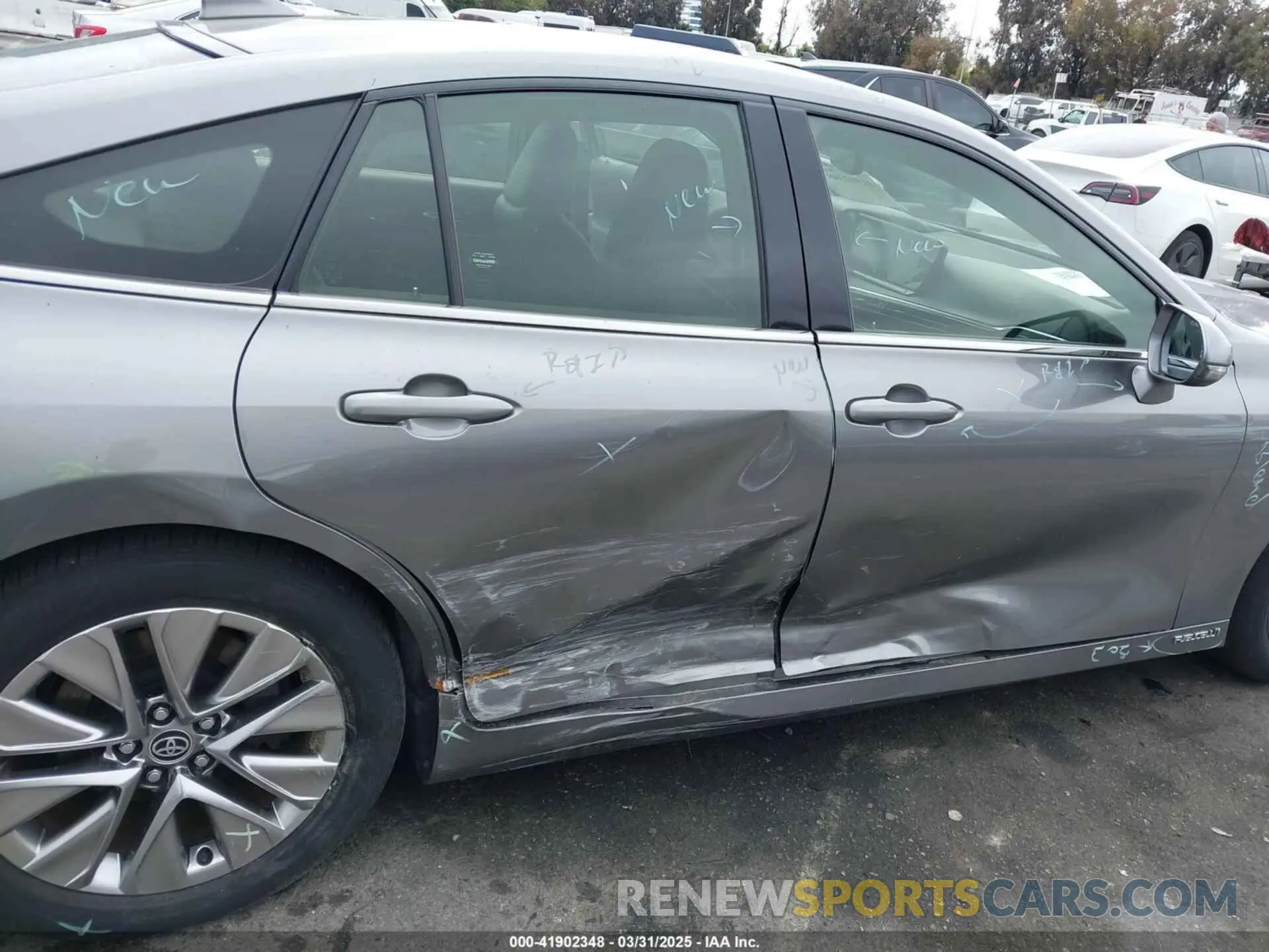 6 Photograph of a damaged car JTDAAAAA0NA004985 TOYOTA MIRAI 2022