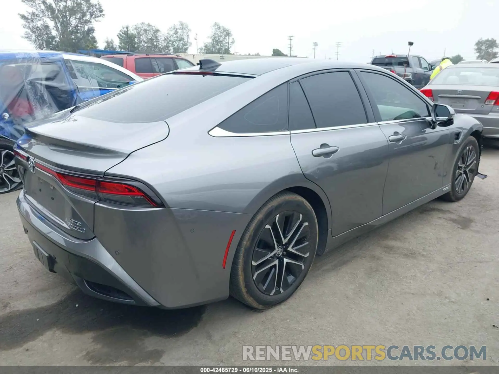 4 Photograph of a damaged car JTDAAAAA5NA005467 TOYOTA MIRAI 2022