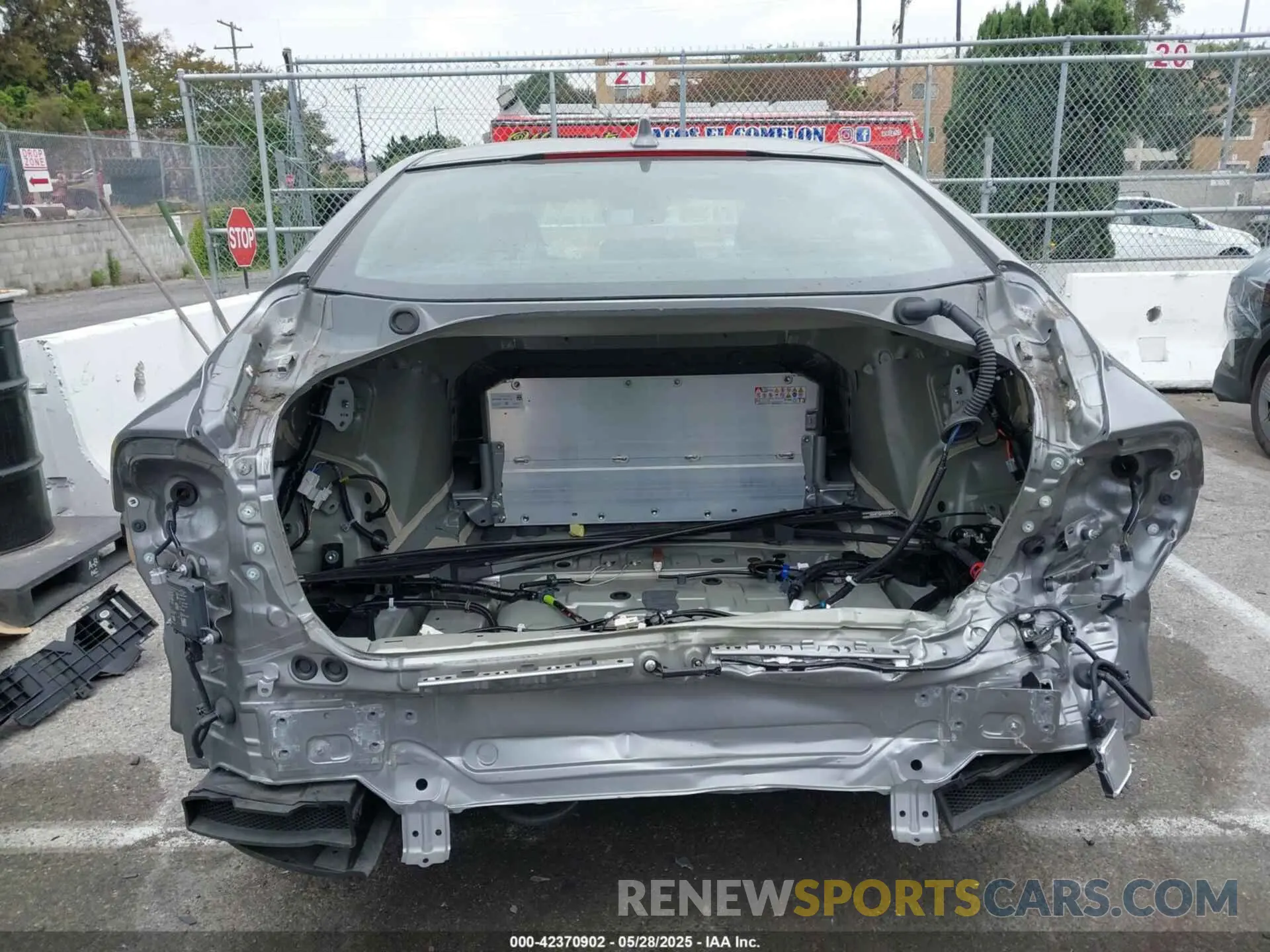 17 Photograph of a damaged car JTDAAAAA1PA009972 TOYOTA MIRAI 2023