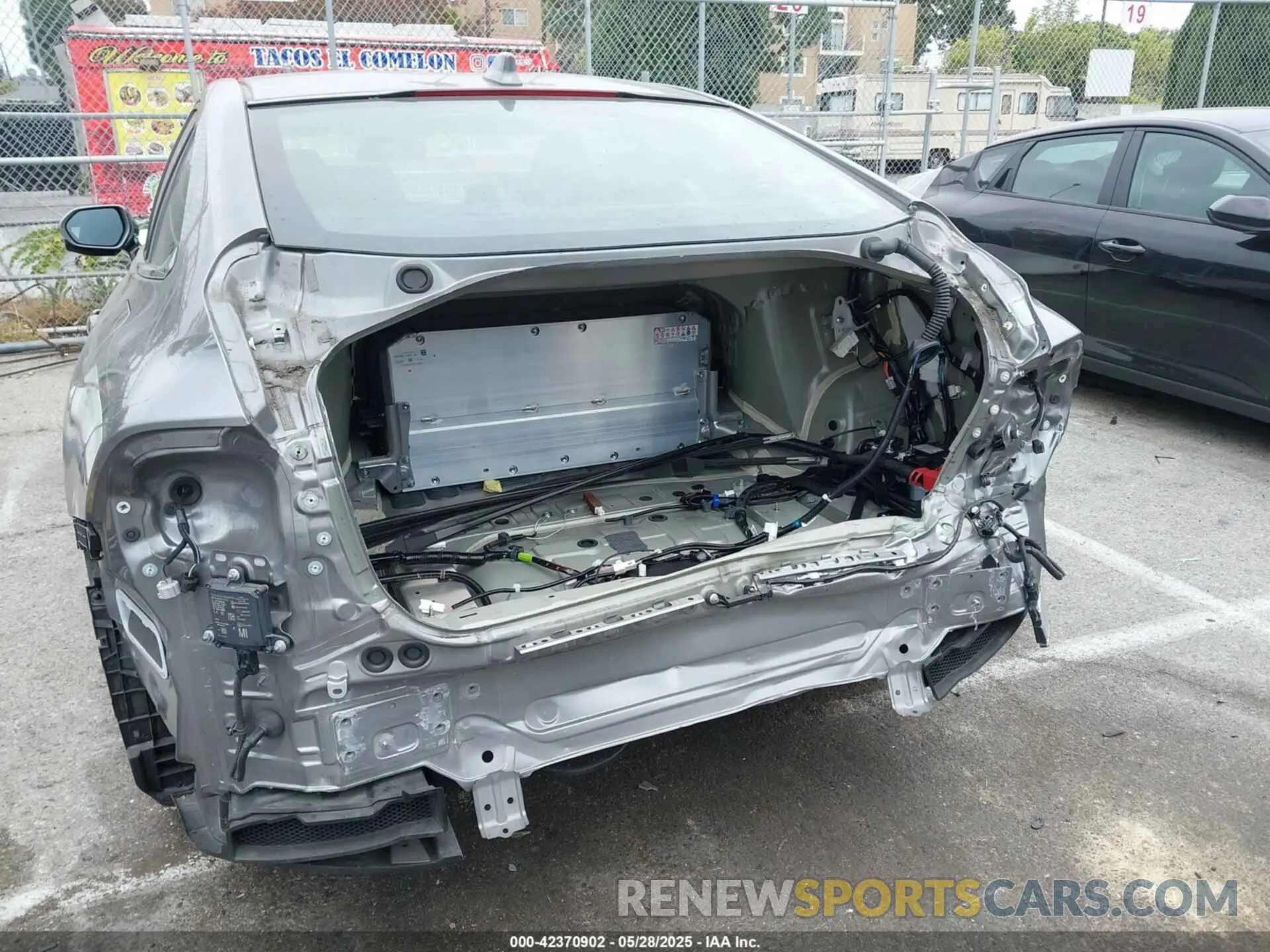 18 Photograph of a damaged car JTDAAAAA1PA009972 TOYOTA MIRAI 2023