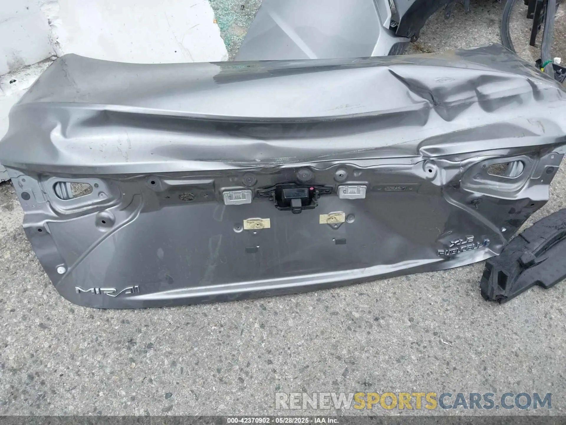 19 Photograph of a damaged car JTDAAAAA1PA009972 TOYOTA MIRAI 2023