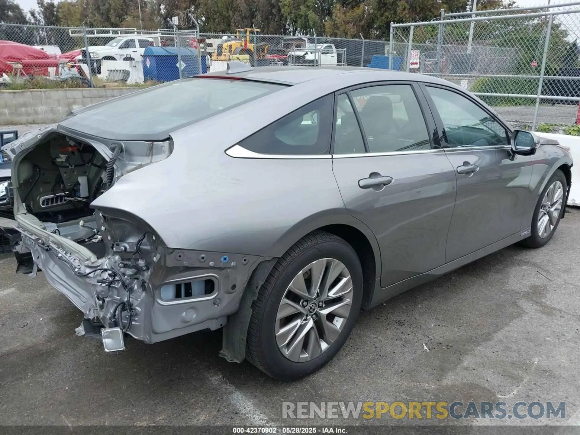 4 Photograph of a damaged car JTDAAAAA1PA009972 TOYOTA MIRAI 2023