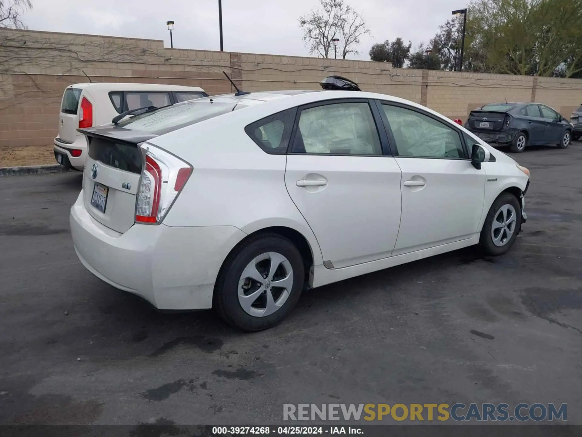 4 Photograph of a damaged car JTDKN3DU9E1738776 TOYOTA PRIUS 2014