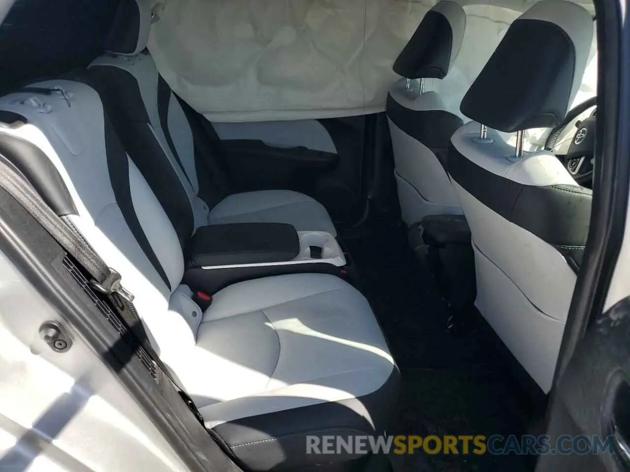 10 Photograph of a damaged car JTDKARFPXK3117889 TOYOTA PRIUS 2019