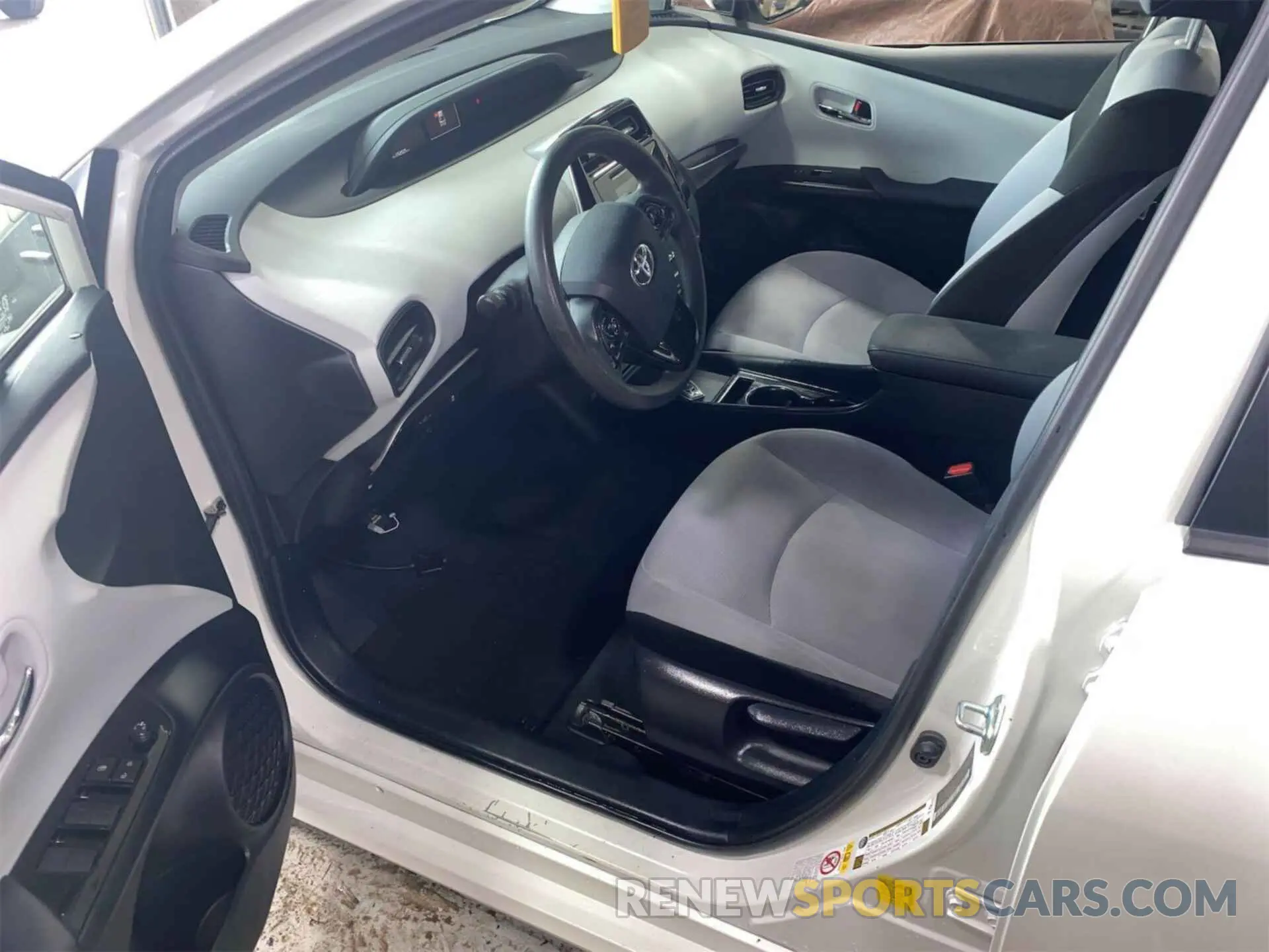 15 Photograph of a damaged car JTDKARFU0K3071186 TOYOTA PRIUS 2019